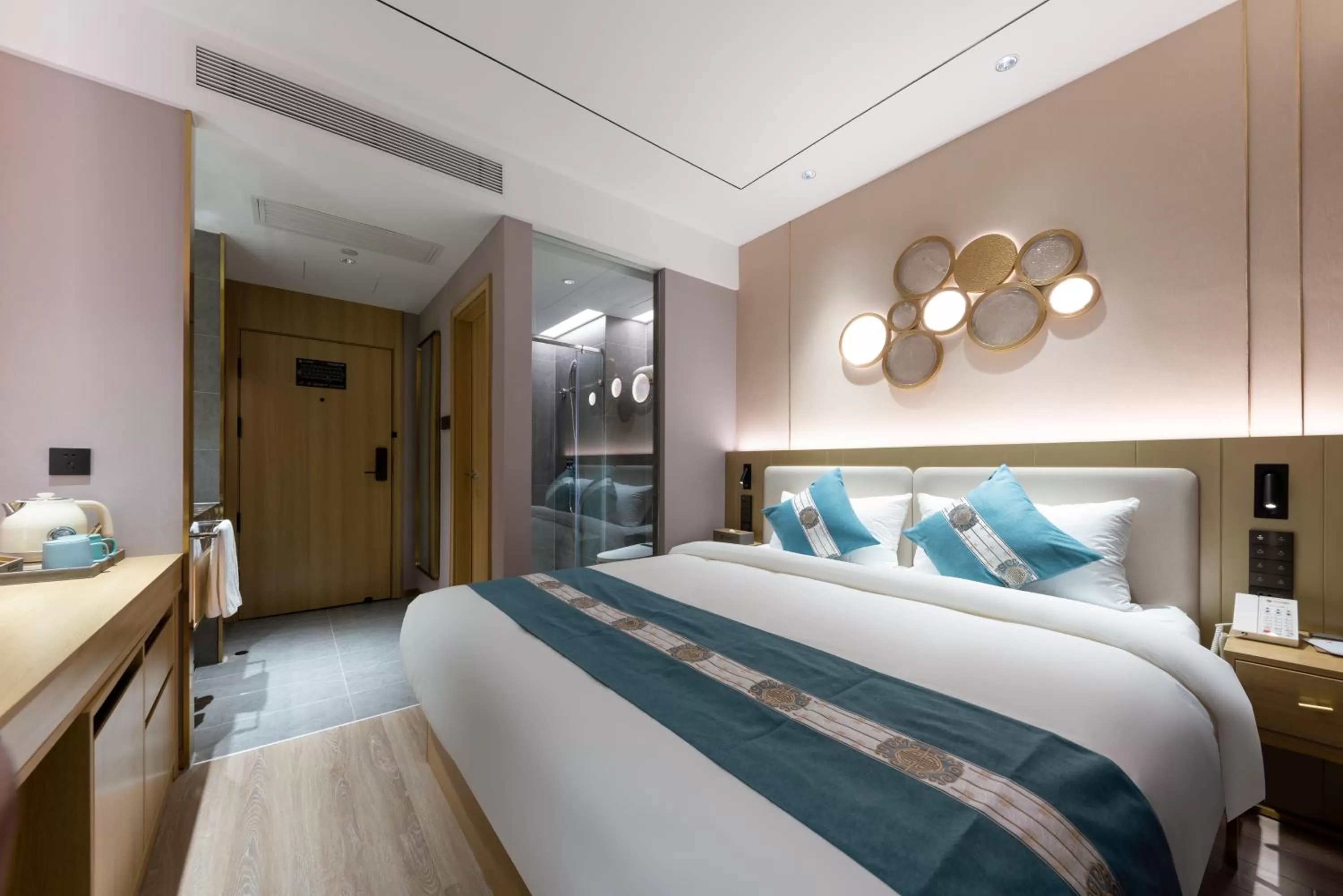 Bed in East Sacred Hotel--Beijing Tiananmen Square ,the Forbidden City,Wangfujing Street,Located in the city center