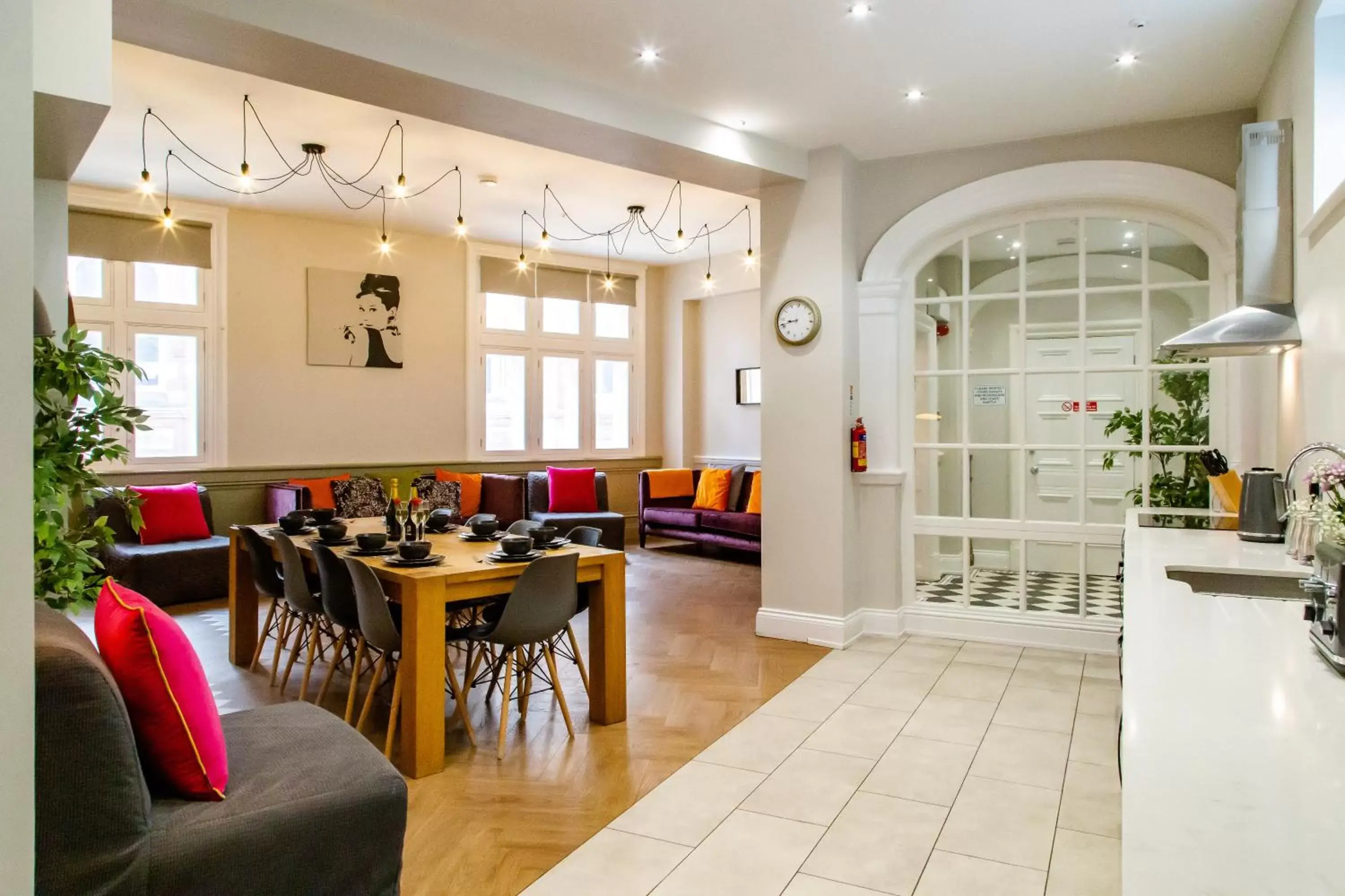 Living room, Restaurant/Places to Eat in Goodramgate Apartments