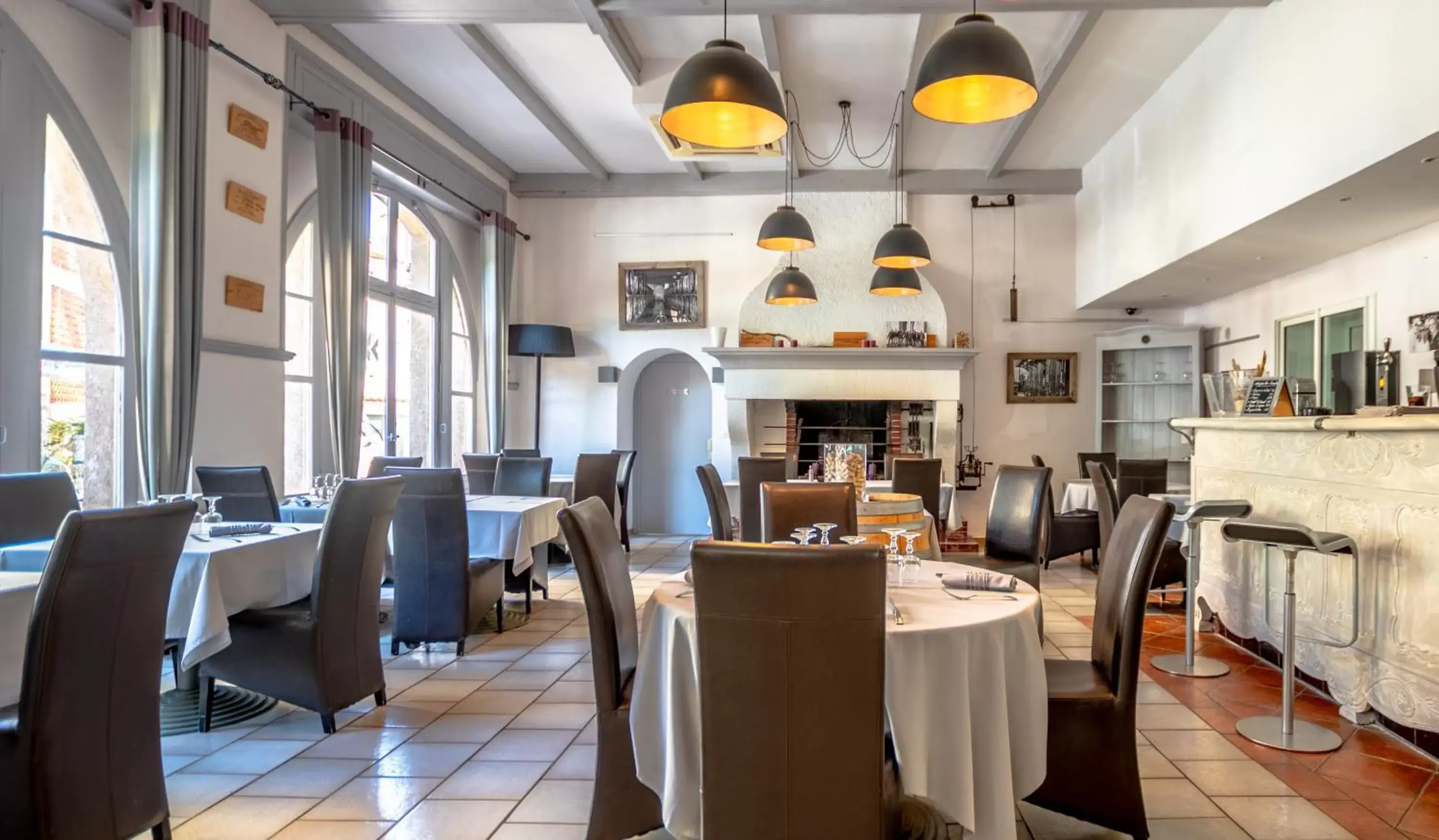 Restaurant/Places to Eat in Hotel Les Palmiers