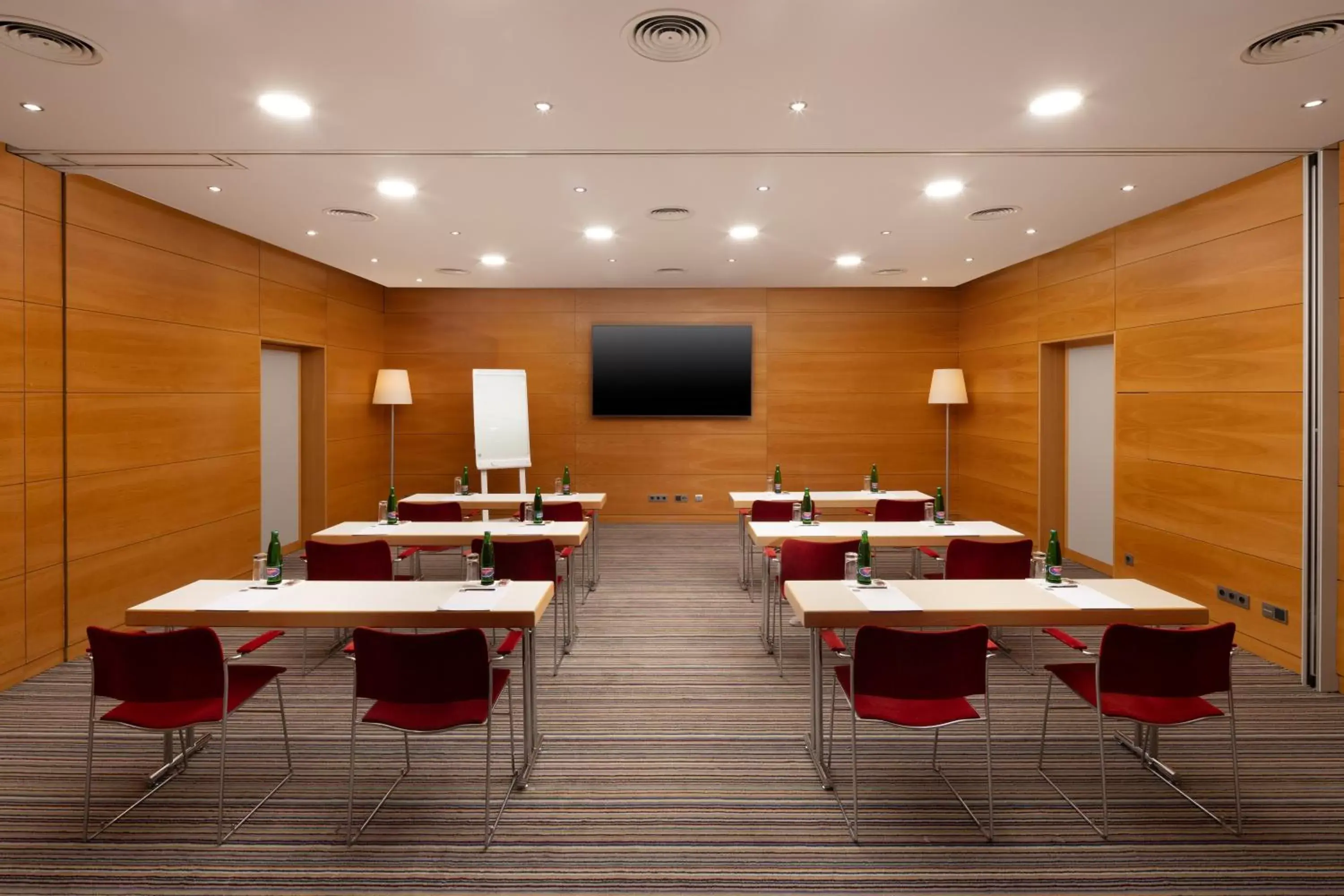 Meeting/conference room in K+K Hotel Fenix