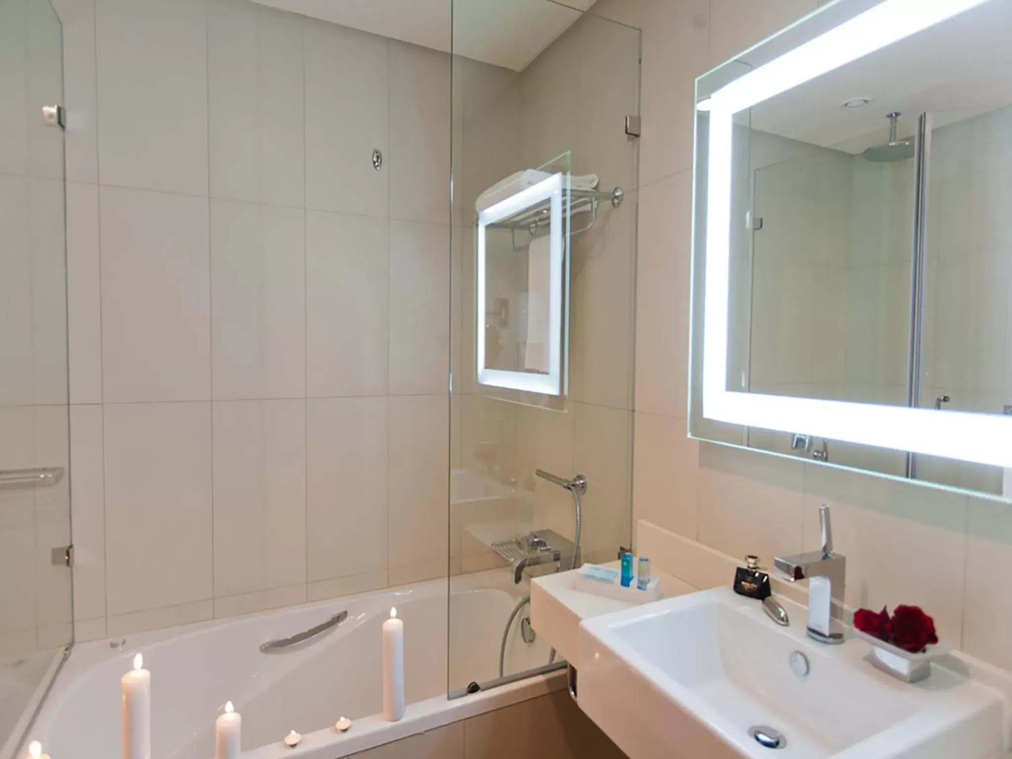 Shower, Bathroom in Novotel Abu Dhabi Gate