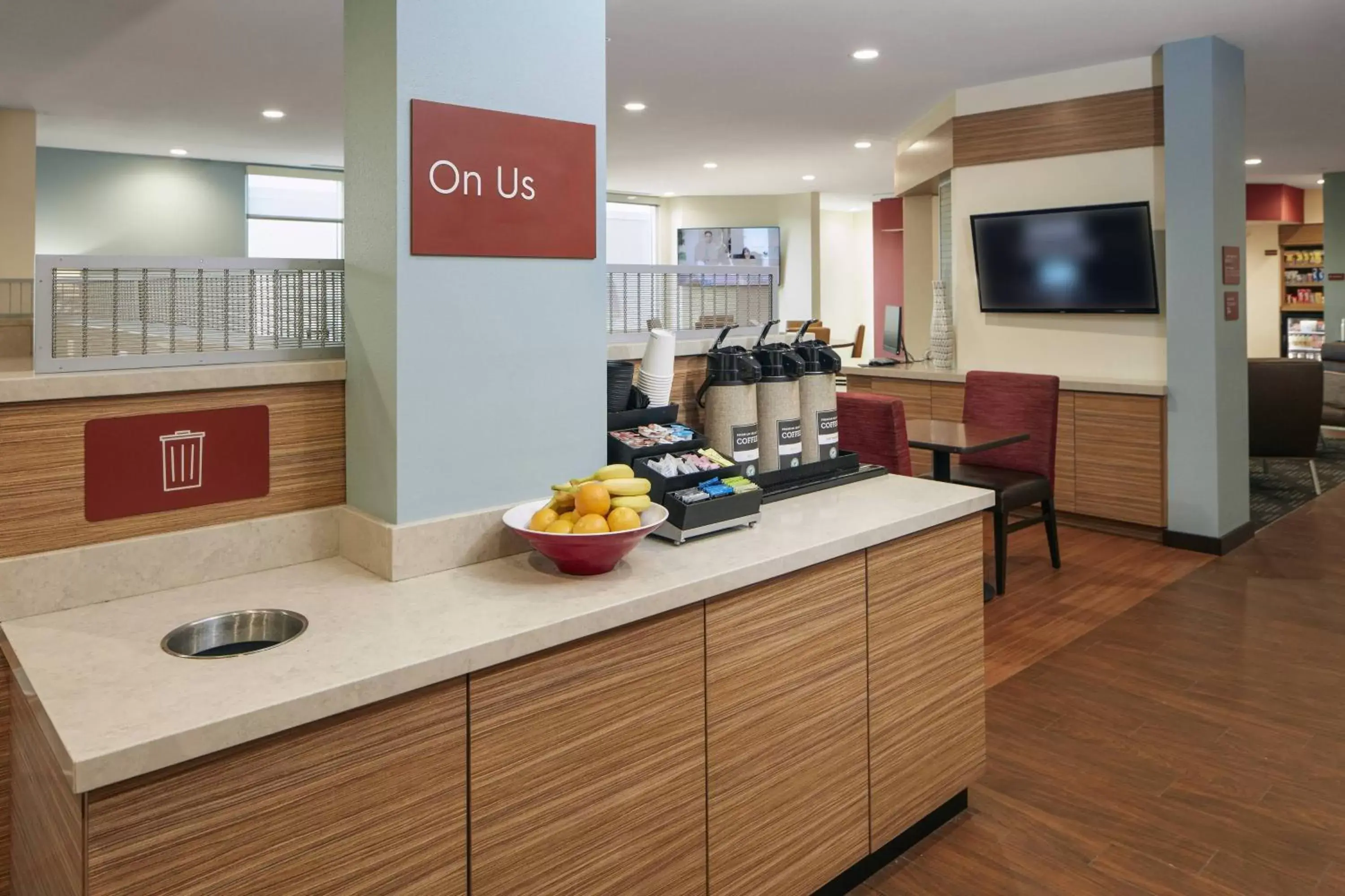 Breakfast in TownePlace Suites by Marriott Tampa South