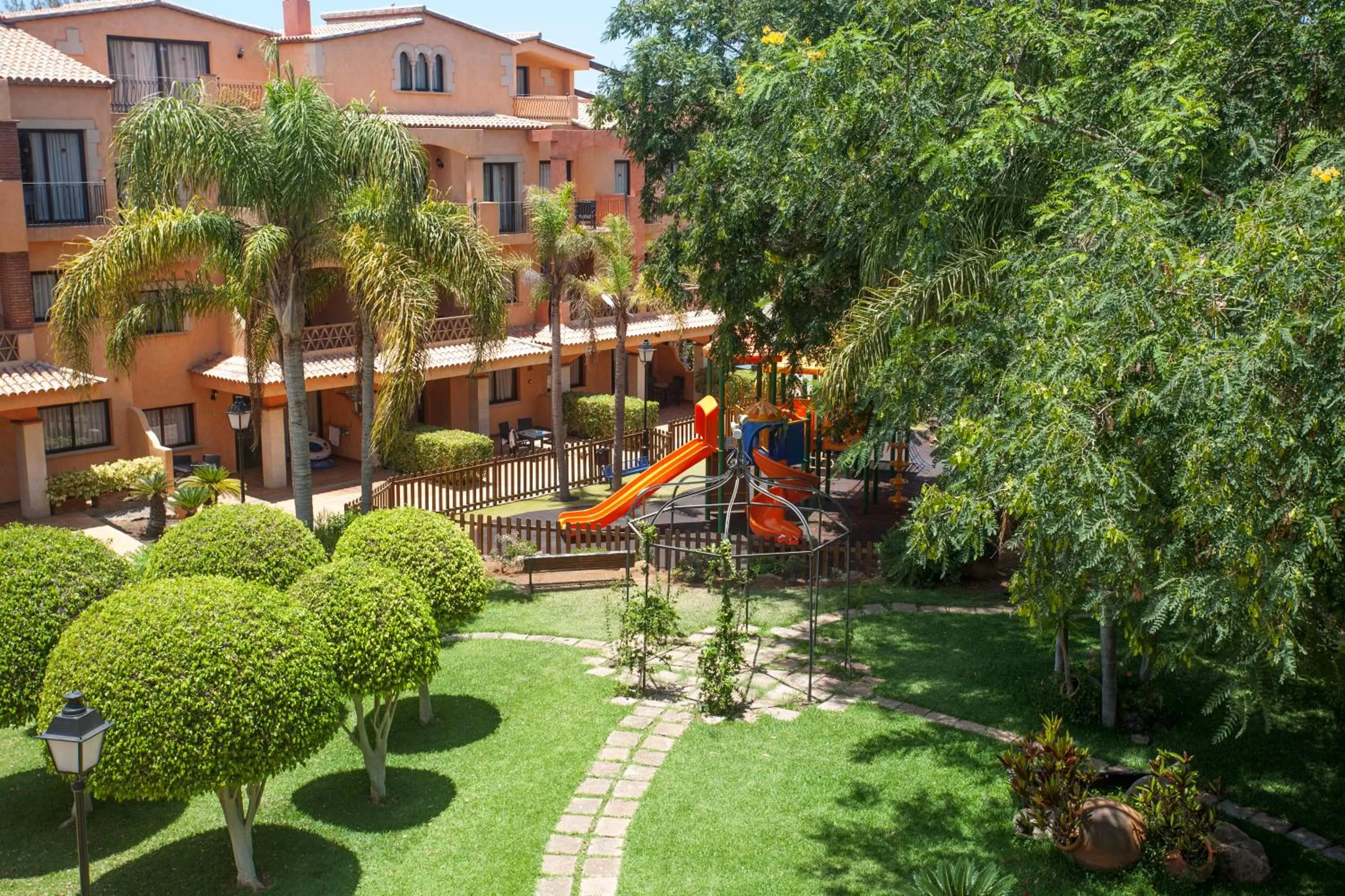 Property building in Villa Mandi Golf Resort