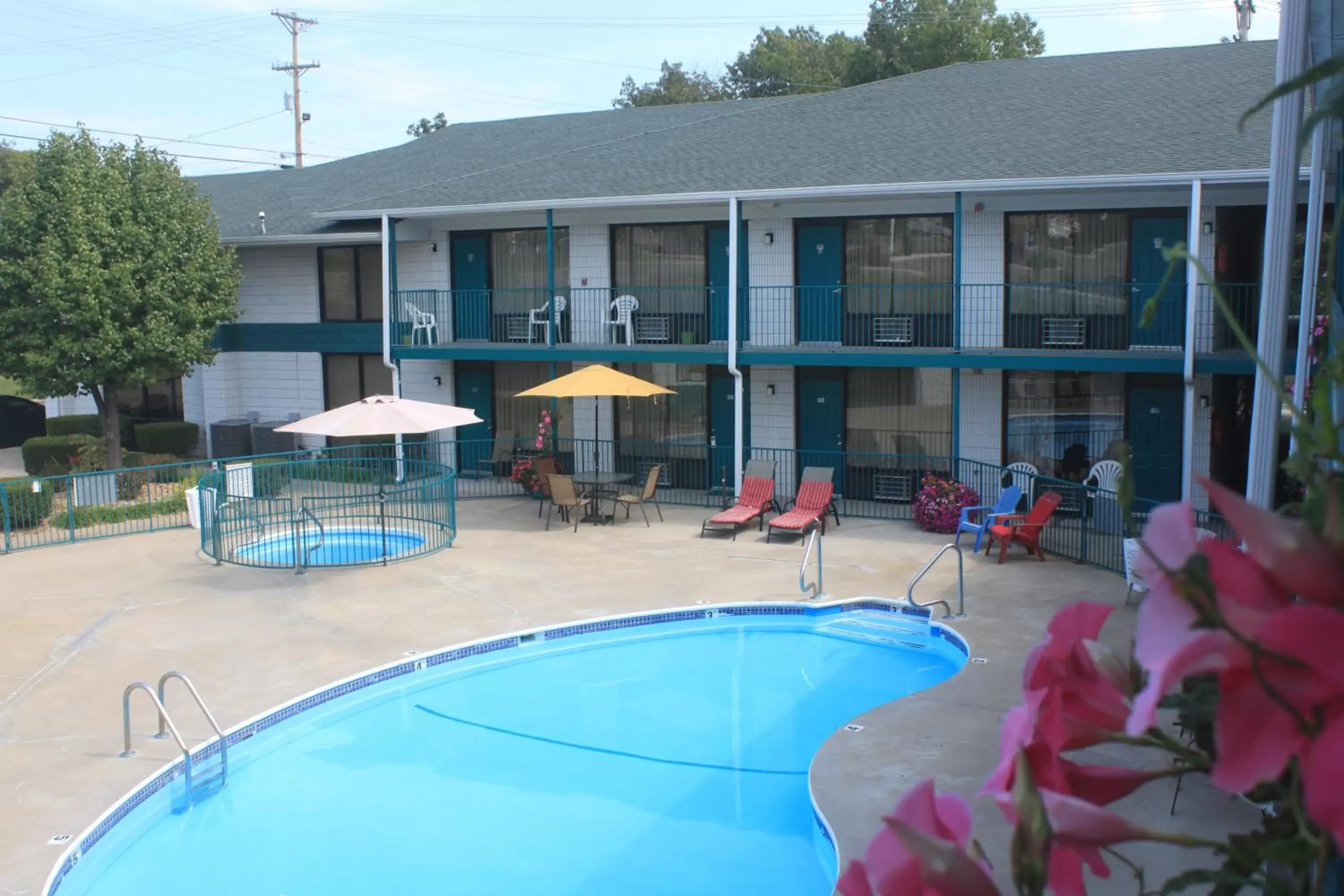 Swimming pool, Water Park in Ozark Valley Inn