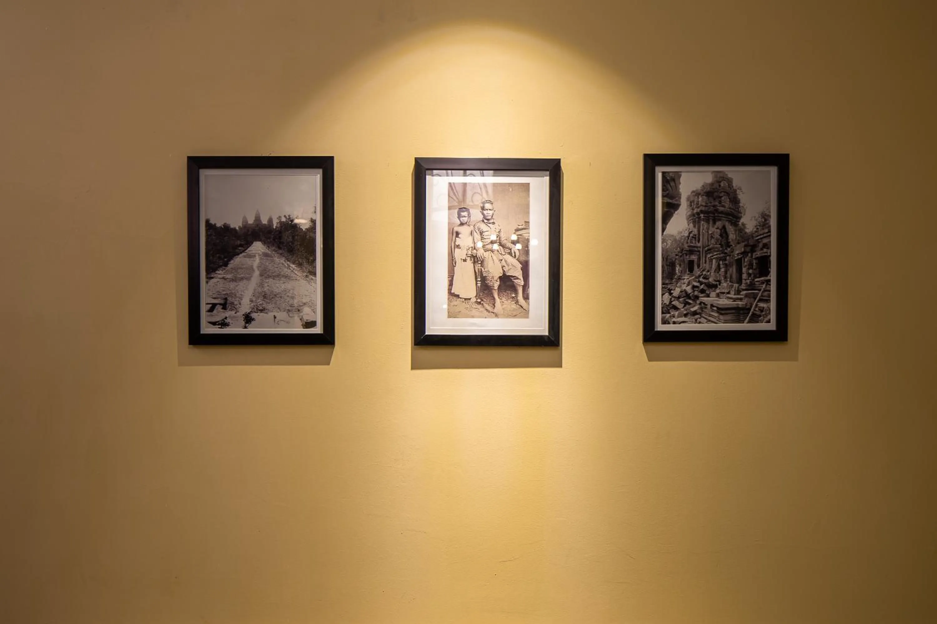 Decorative detail in Botum Palace Hotel