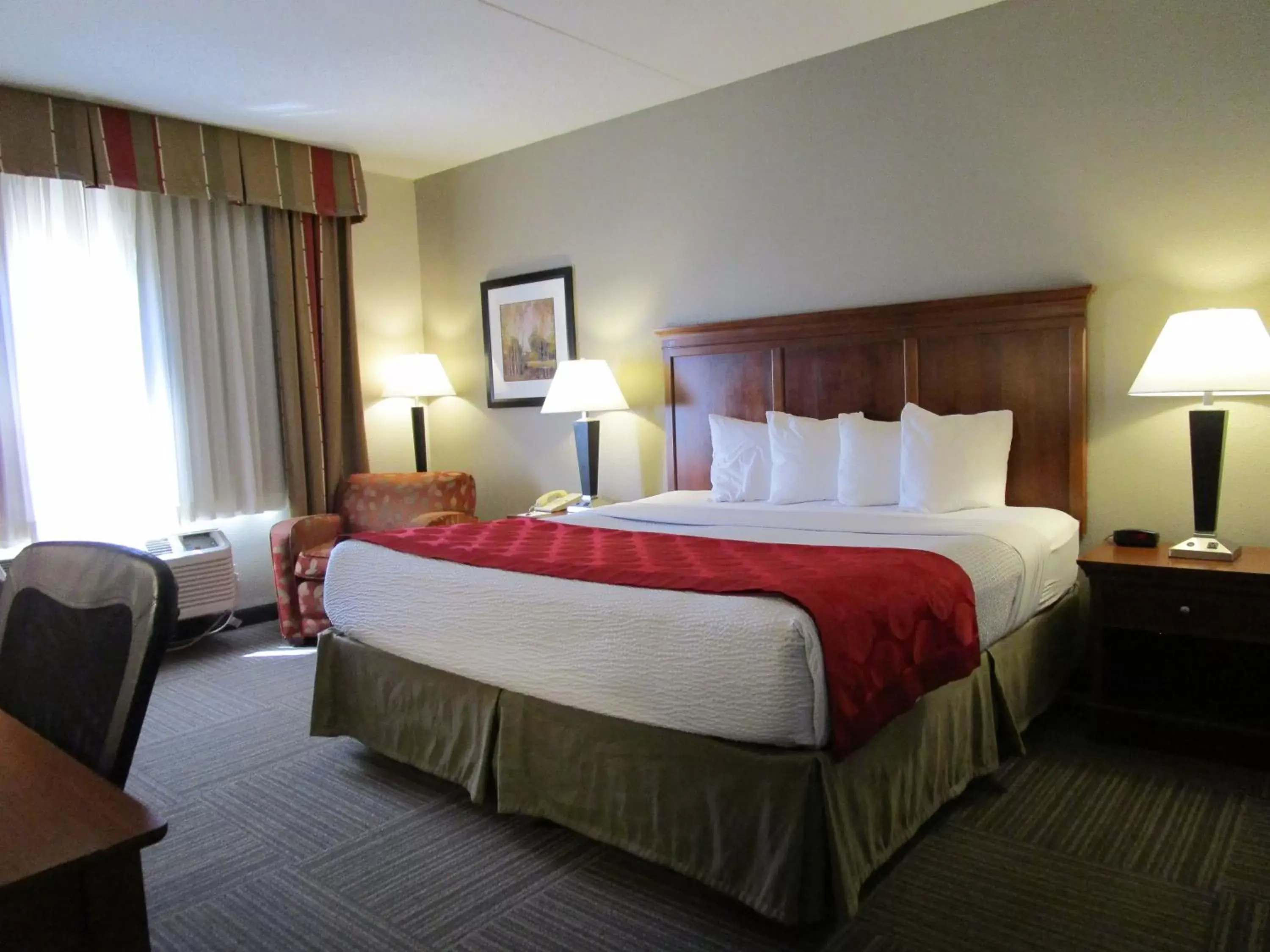 1 King Bed, Non-Smoking in Ramada by Wyndham Platte City KCI Airport