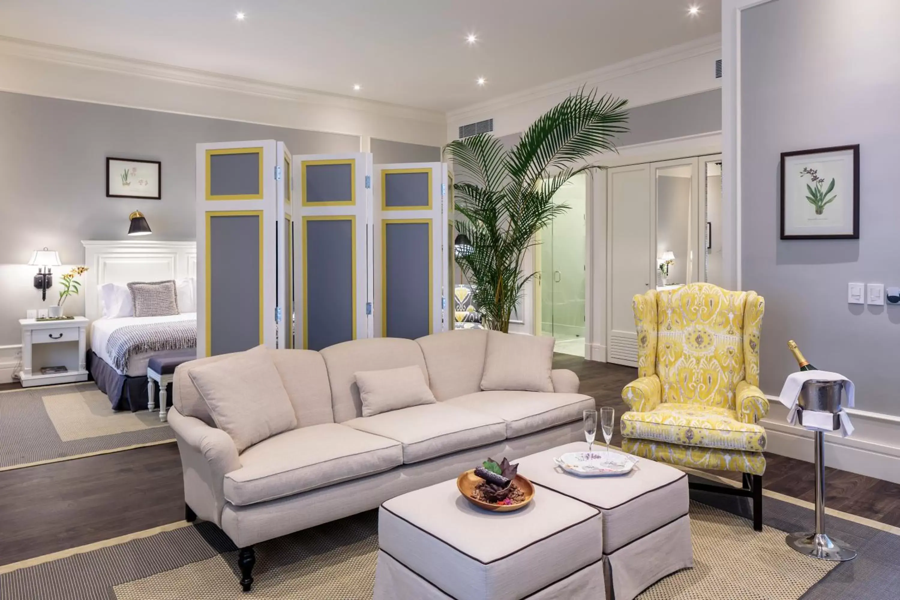 Bedroom, Seating Area in Hotel del Parque