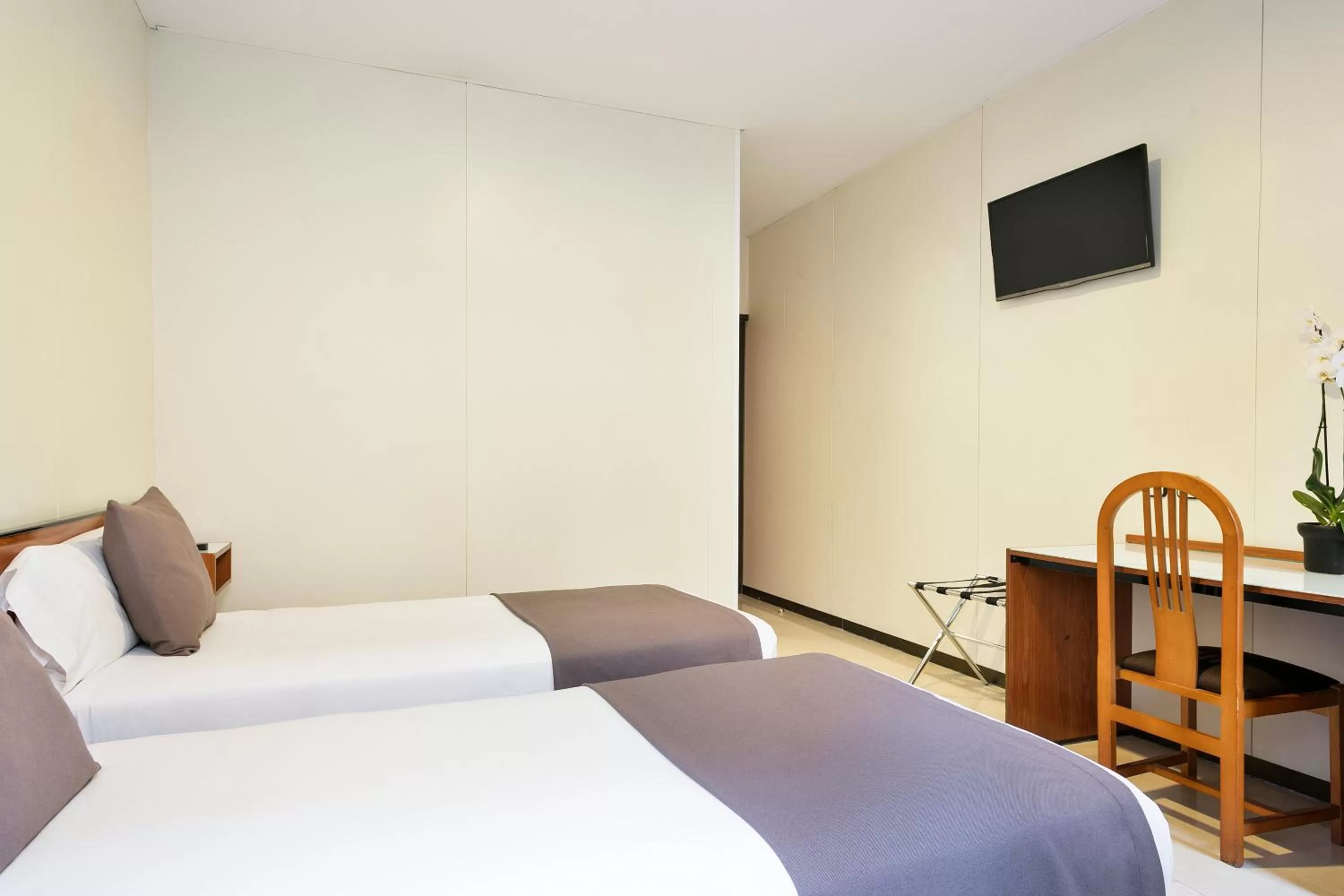 Bedroom, Bed in Hotel Condal