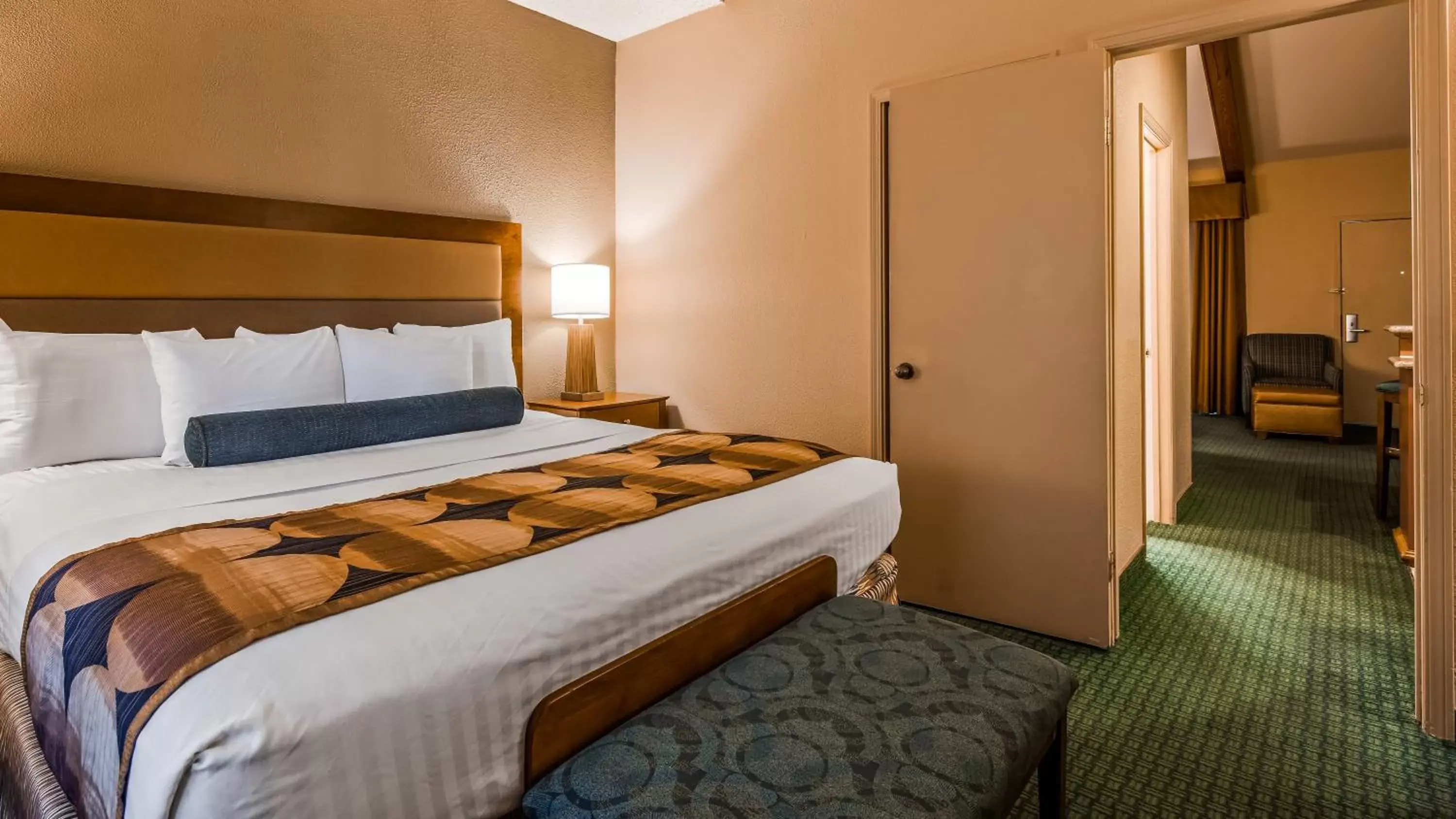 Bedroom, Bed in Sure Stay Plus by Best Western Twentynine Palms Joshua Tree