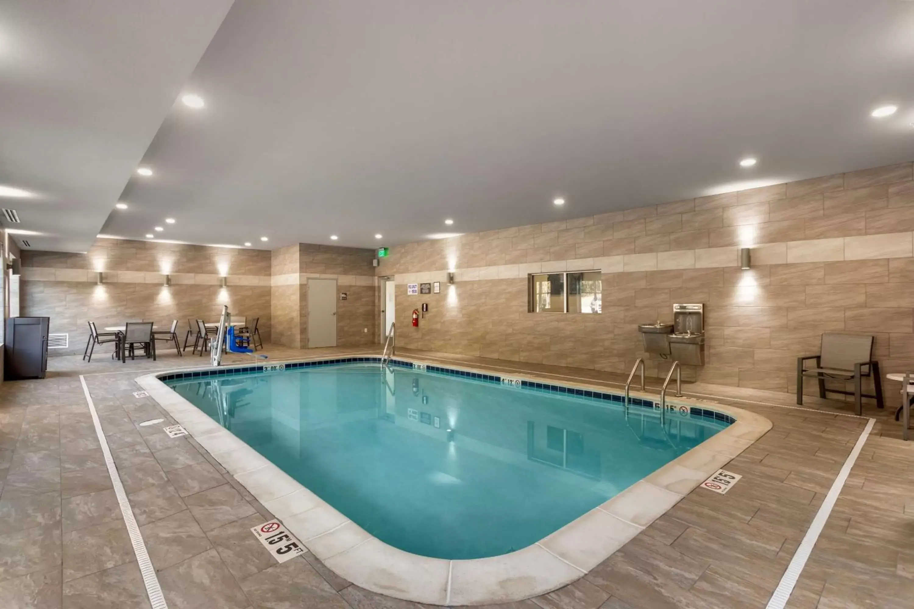 Pool view, Swimming Pool in Best Western Plus Executive Residency Antioch Inn