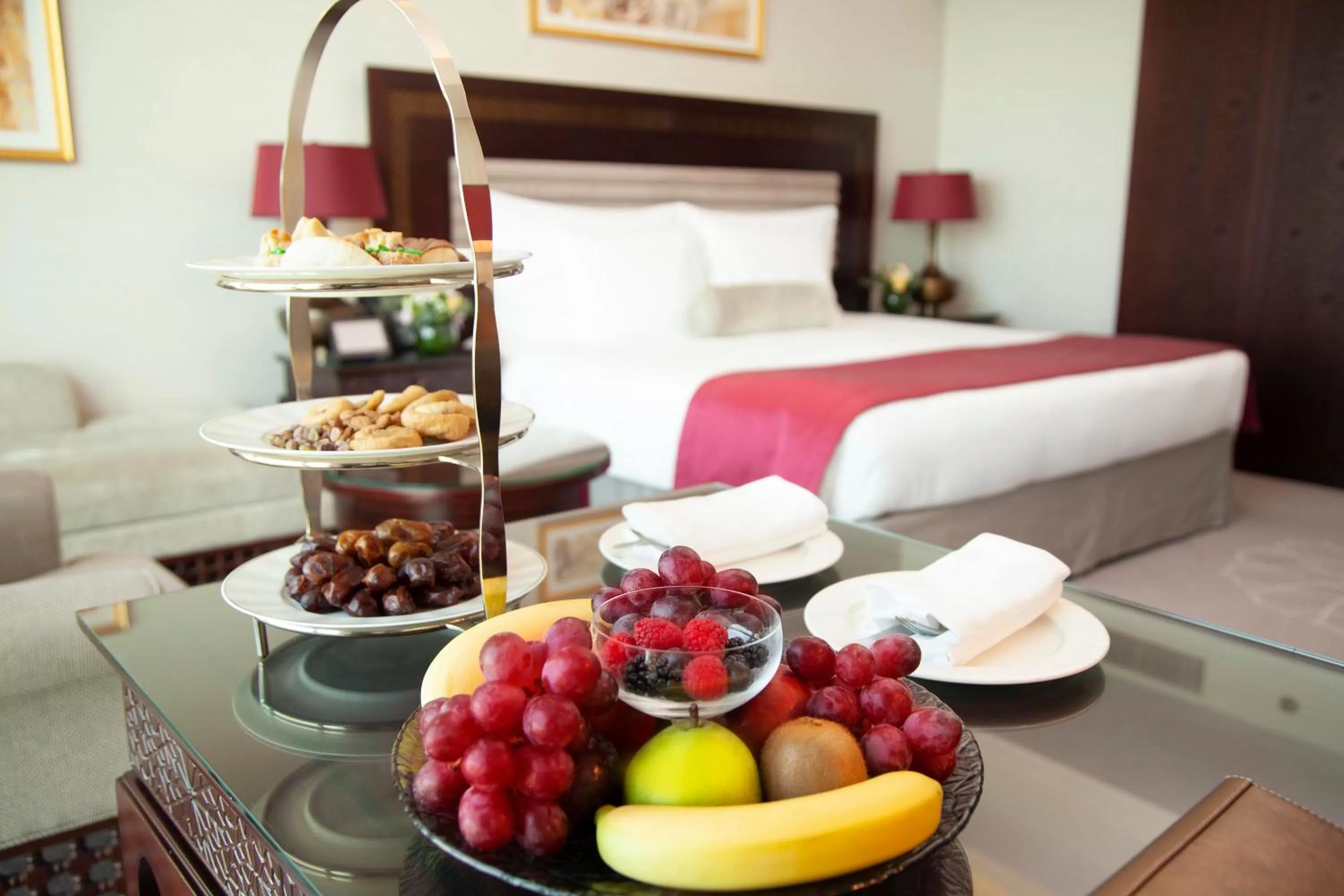 Food and drinks, Bed in Bab Al Qasr Hotel
