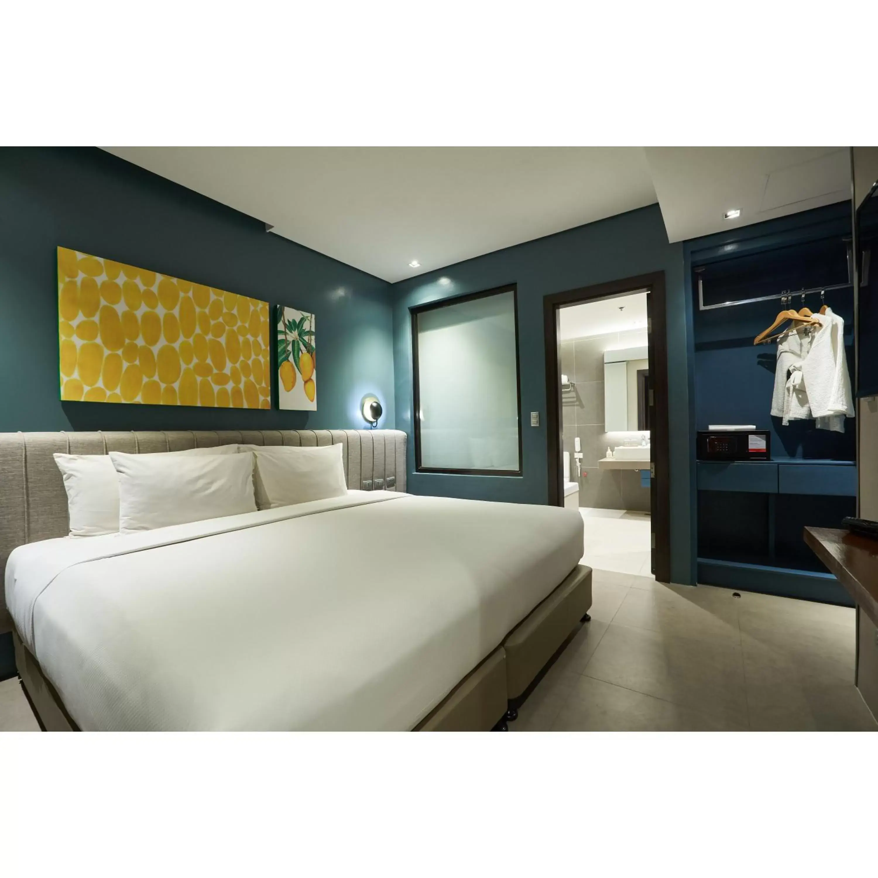 Bed in Summit Galleria Cebu - Multiple Use Hotel