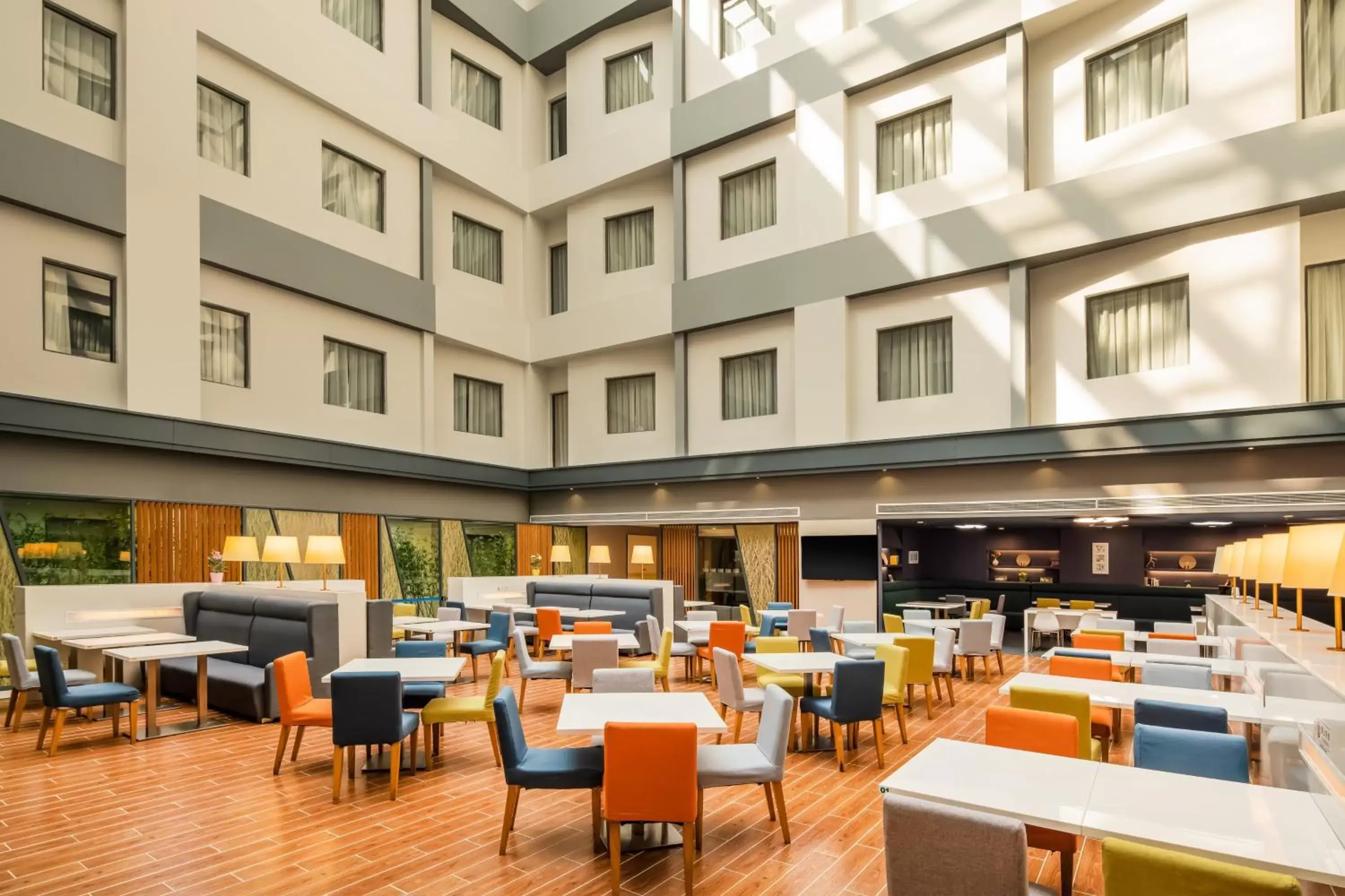 Property building, Restaurant/Places to Eat in Holiday Inn Express Shenyang North Station, an IHG Hotel