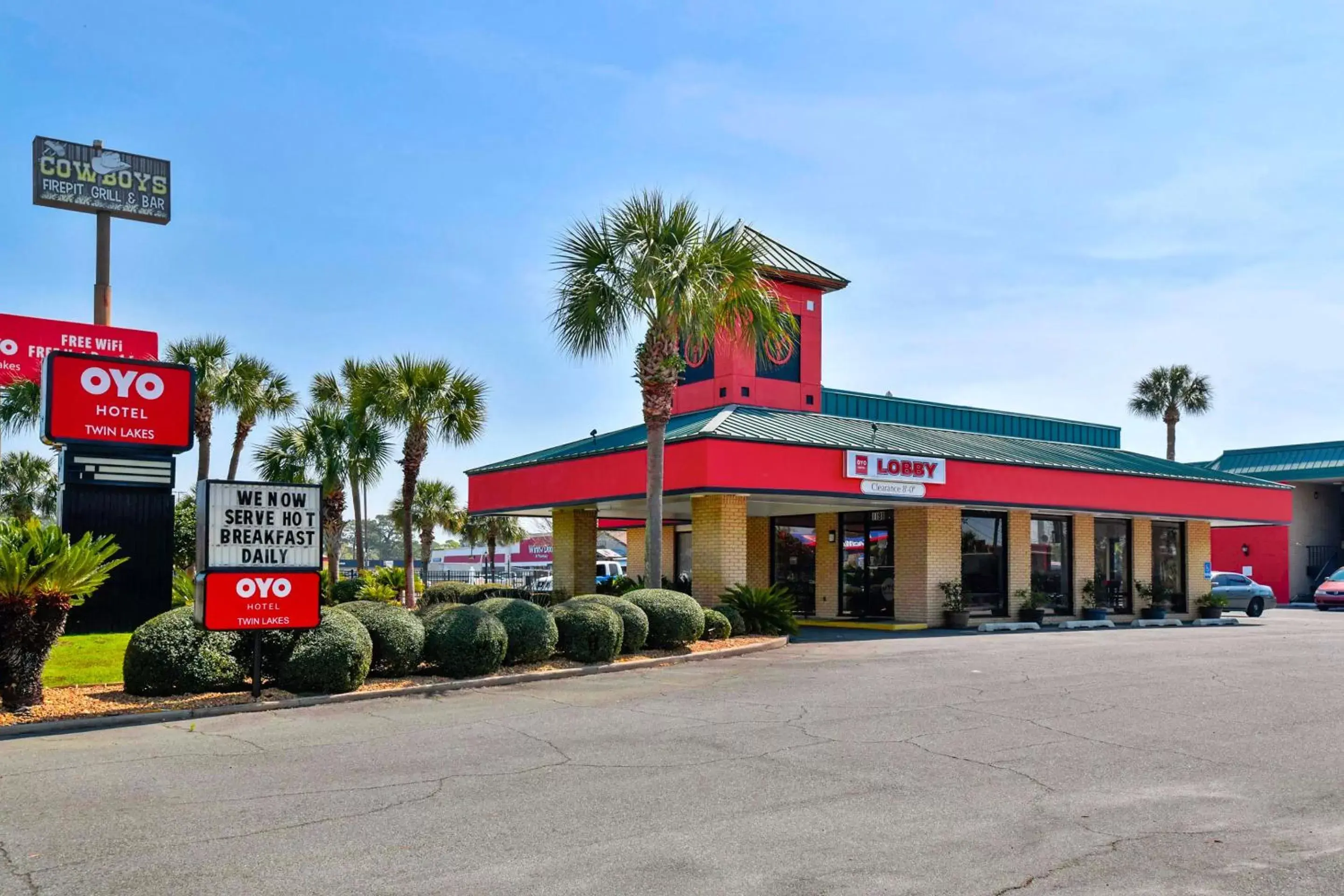 Facade/entrance, Property Building in OYO Hotel Twin Lake- Lake Park Valdosta area