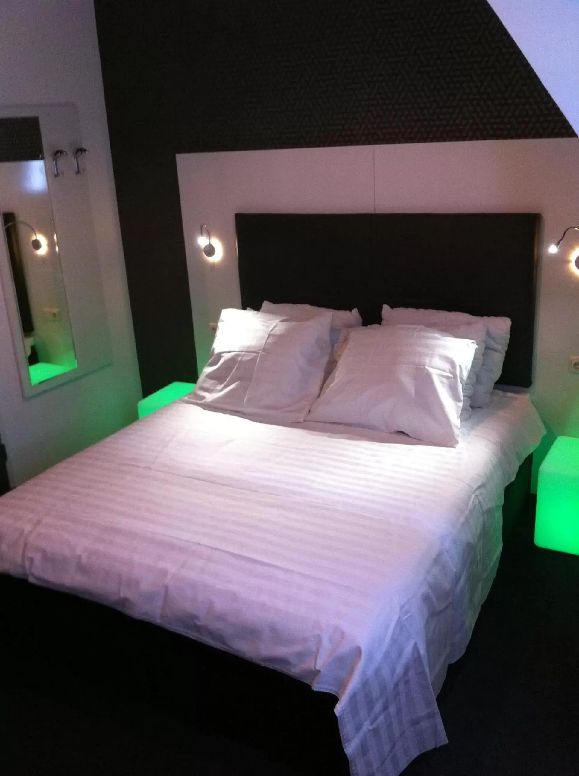 Bed in Hotel Vossius Vondelpark Bed in Hotel Vossius Vondelpark