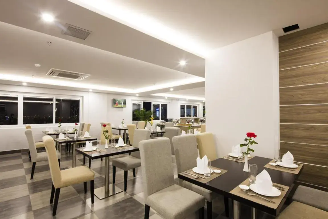 Restaurant/Places to Eat in Maple Leaf Hotel & Apartment
