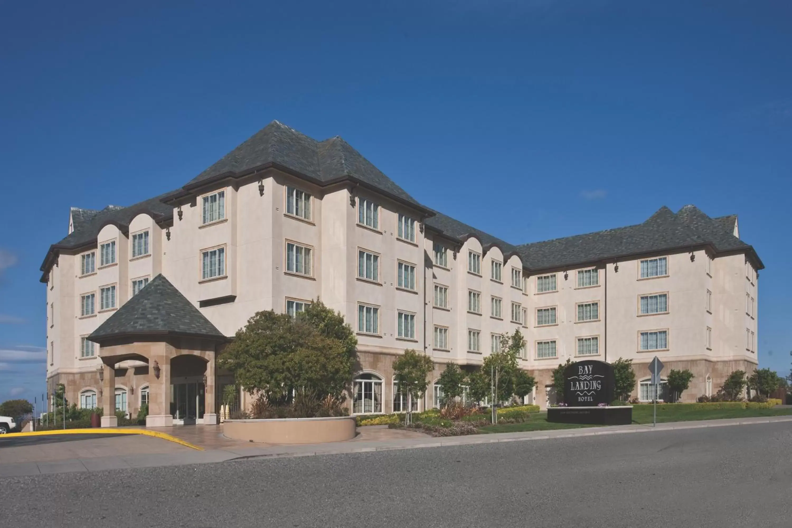 Facade/entrance, Property Building in Bay Landing Hotel