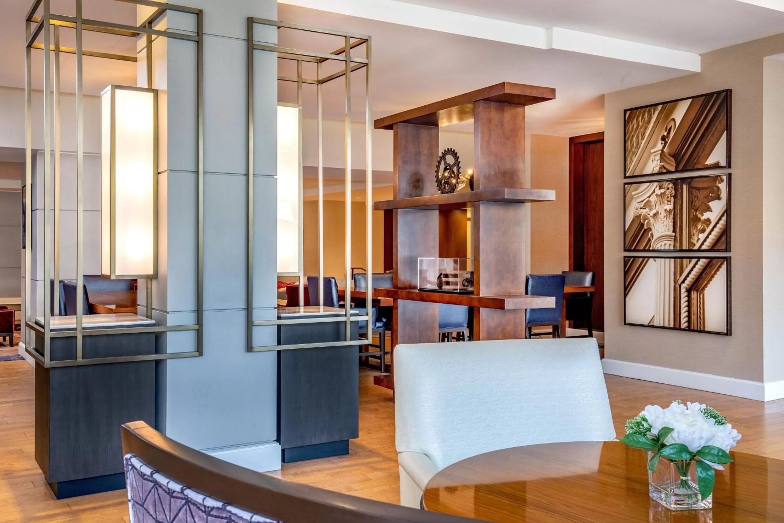 Restaurant/places to eat in Peoria Marriott Pere Marquette