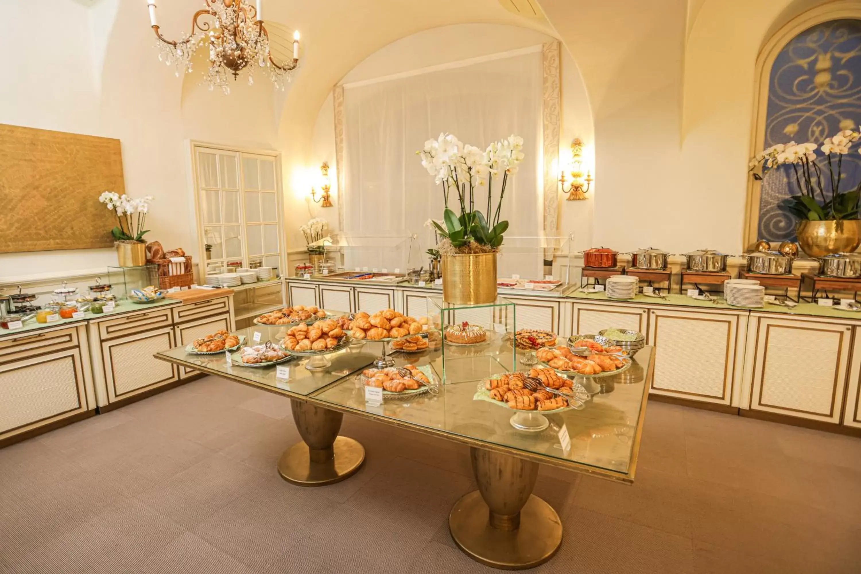 Breakfast, Food in Grand Hotel Villa Castagnola