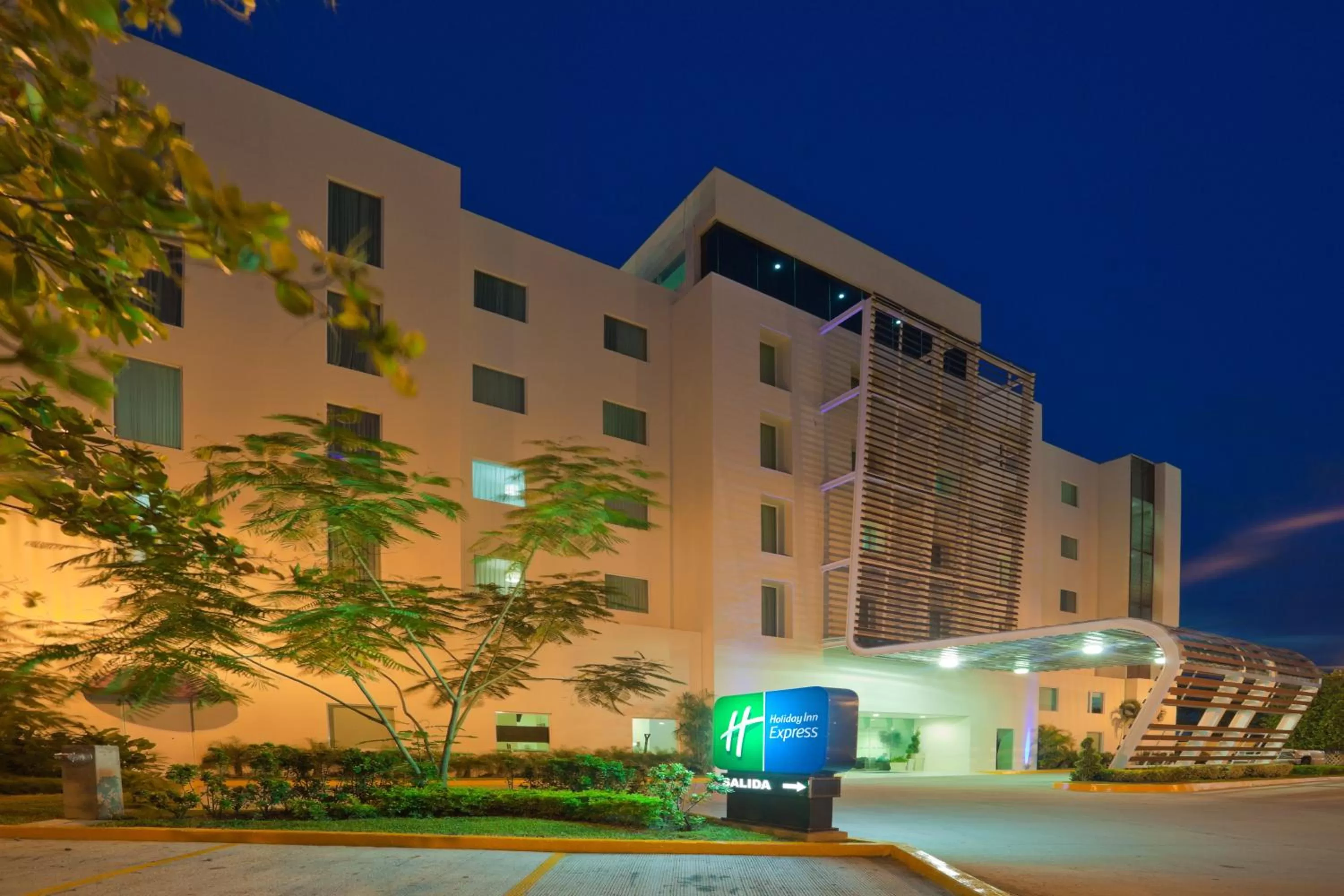 Property building in Holiday Inn Express Ciudad Del Carmen by IHG