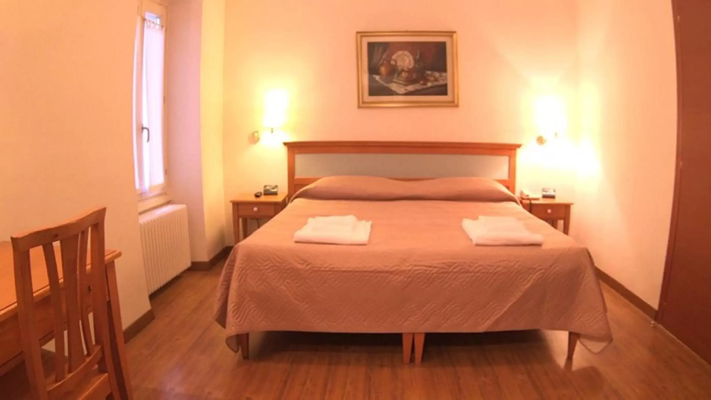 Bed in Hotel Ristorante La Grotta