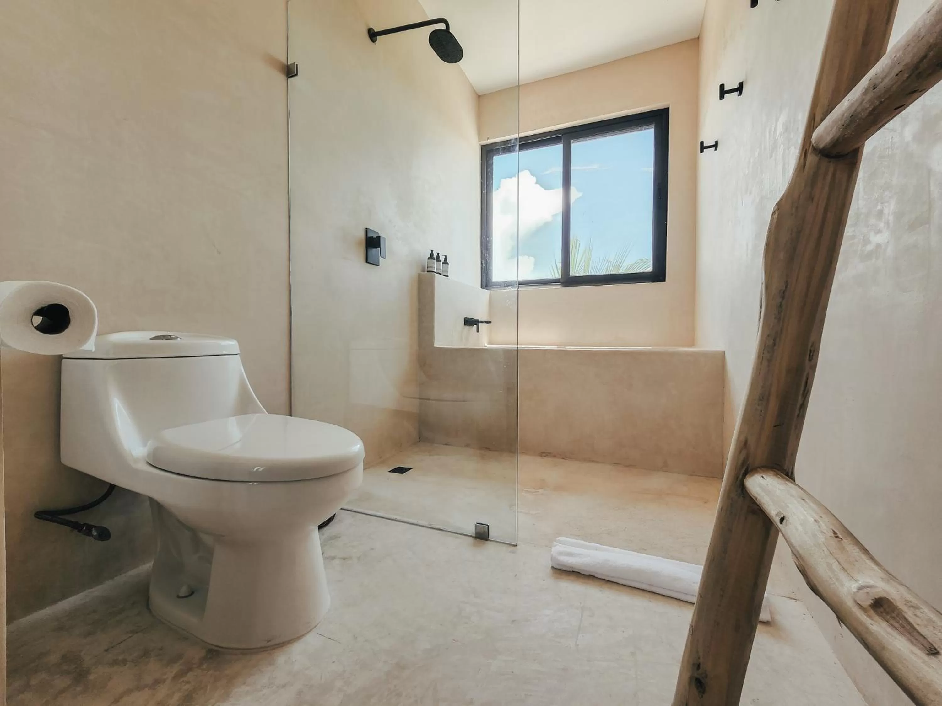 Shower in Cucu Hotel El Cuyo