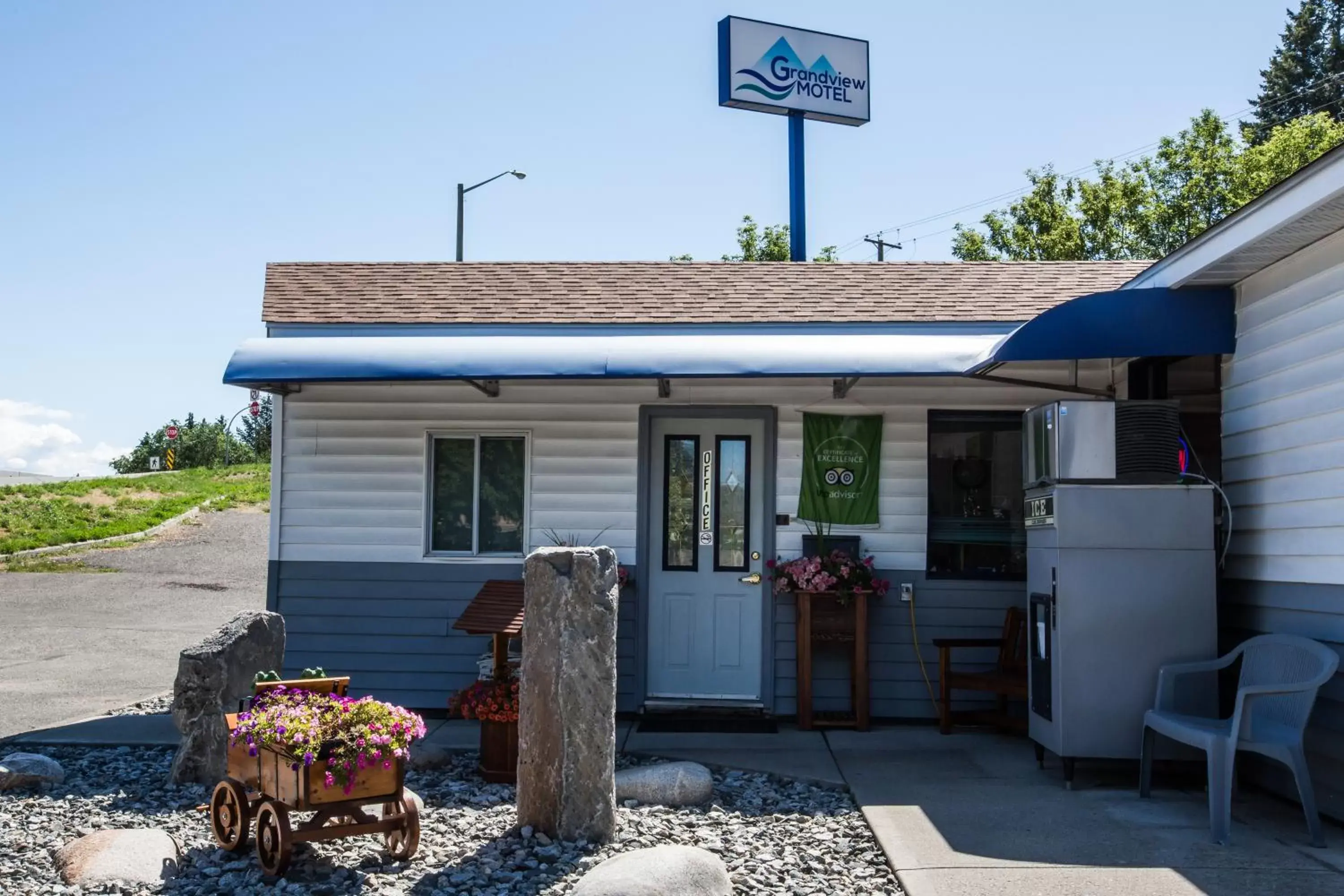 Property Building in Grandview Motel