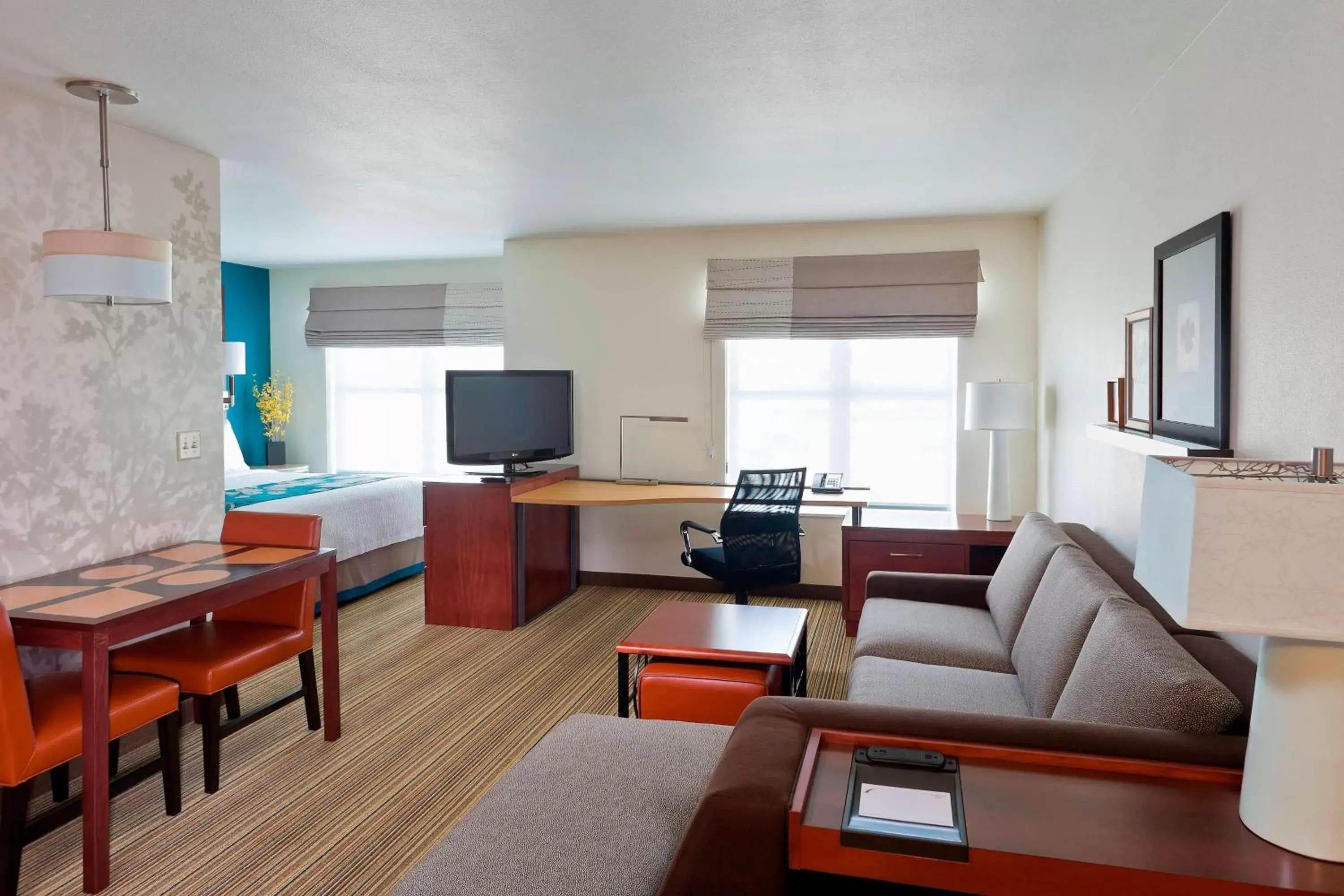 Photo of the whole room, Seating Area in Residence Inn Bismarck North