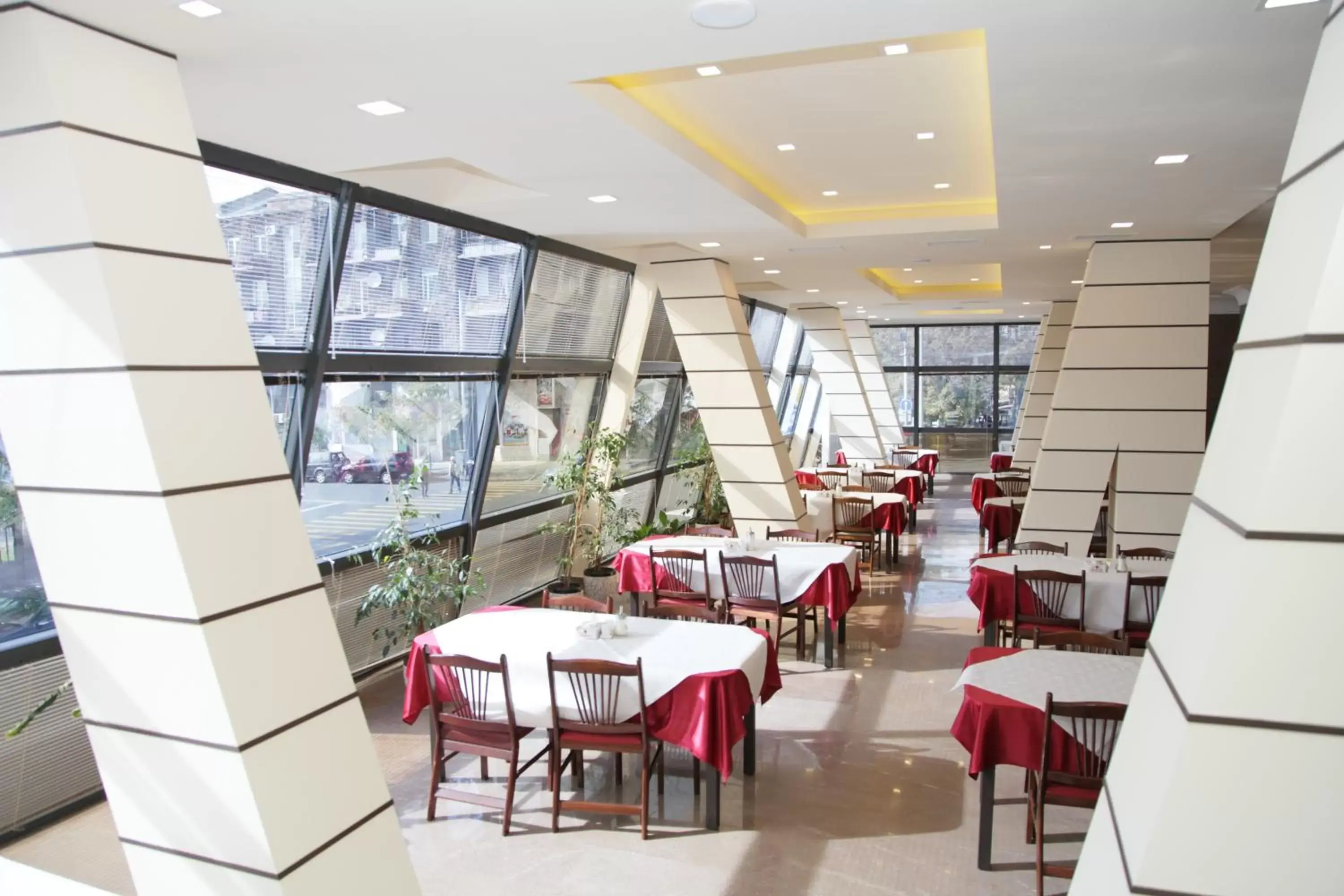 Restaurant/places to eat in Shirak Hotel Restaurant/places to eat in Shirak Hotel