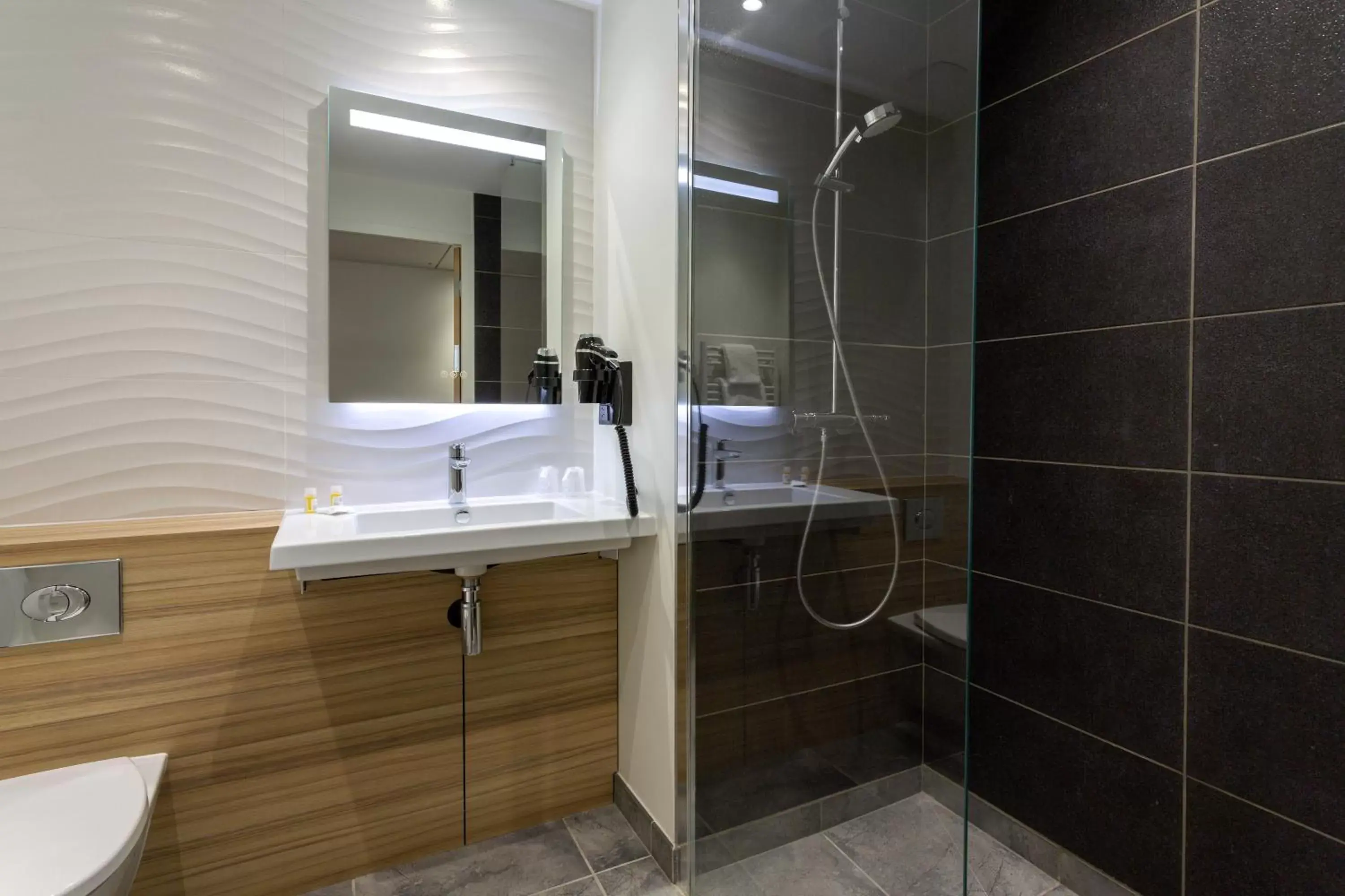Shower, Bathroom in Campanile Laval Nord