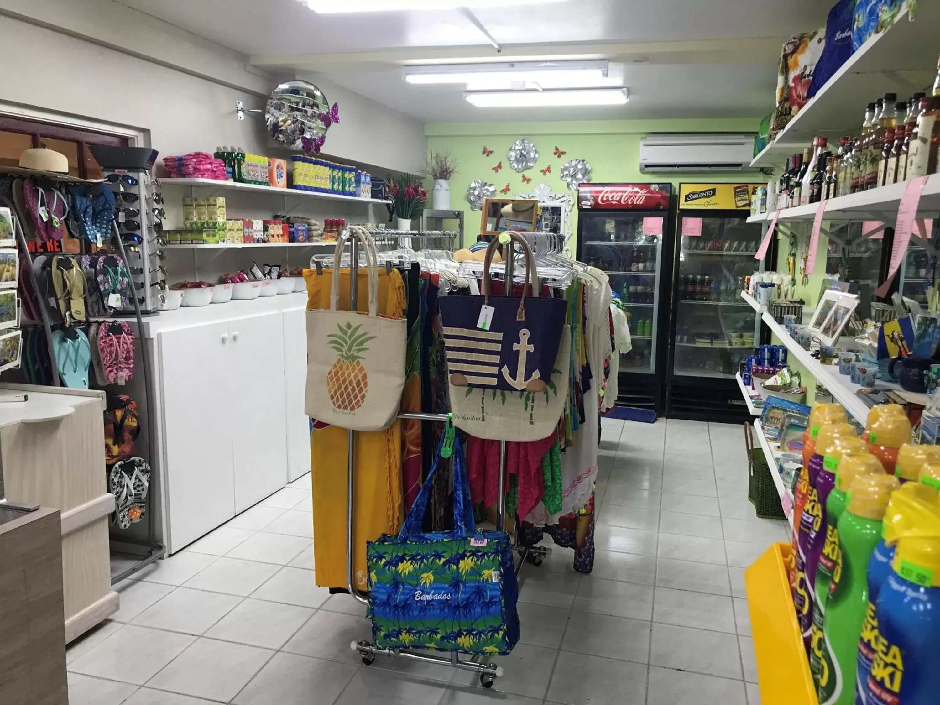 On-site shops, Supermarket/Shops in Coconut Court Beach Hotel