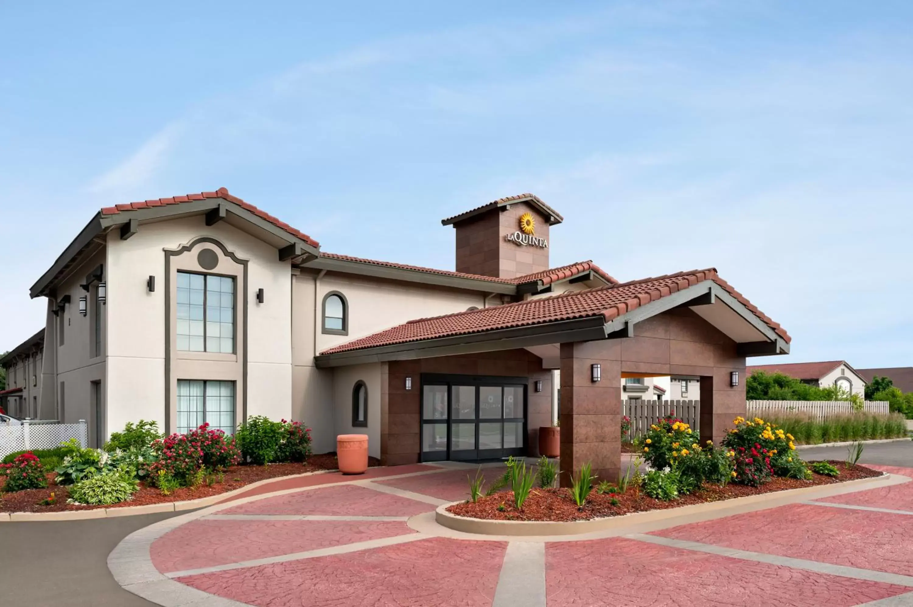 Property Building in La Quinta Inn by Wyndham Columbus Airport Area