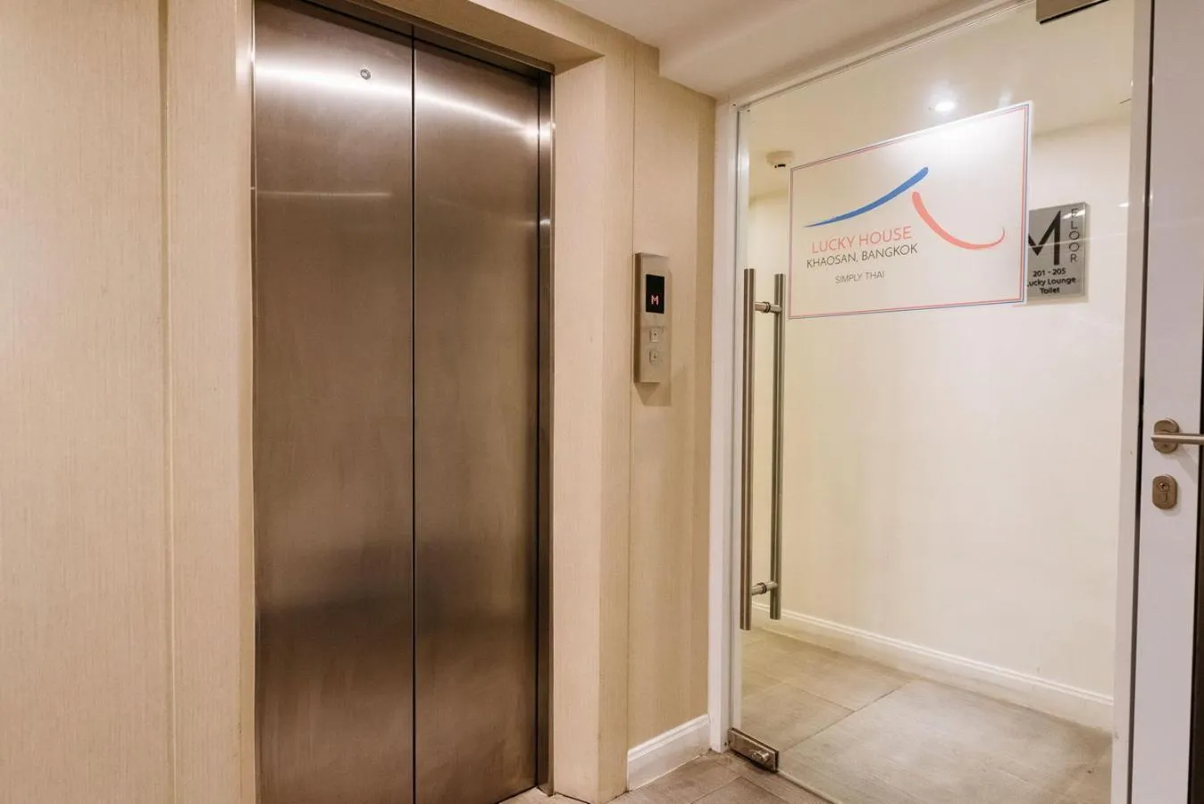 Area and facilities in Lucky House Khaosan