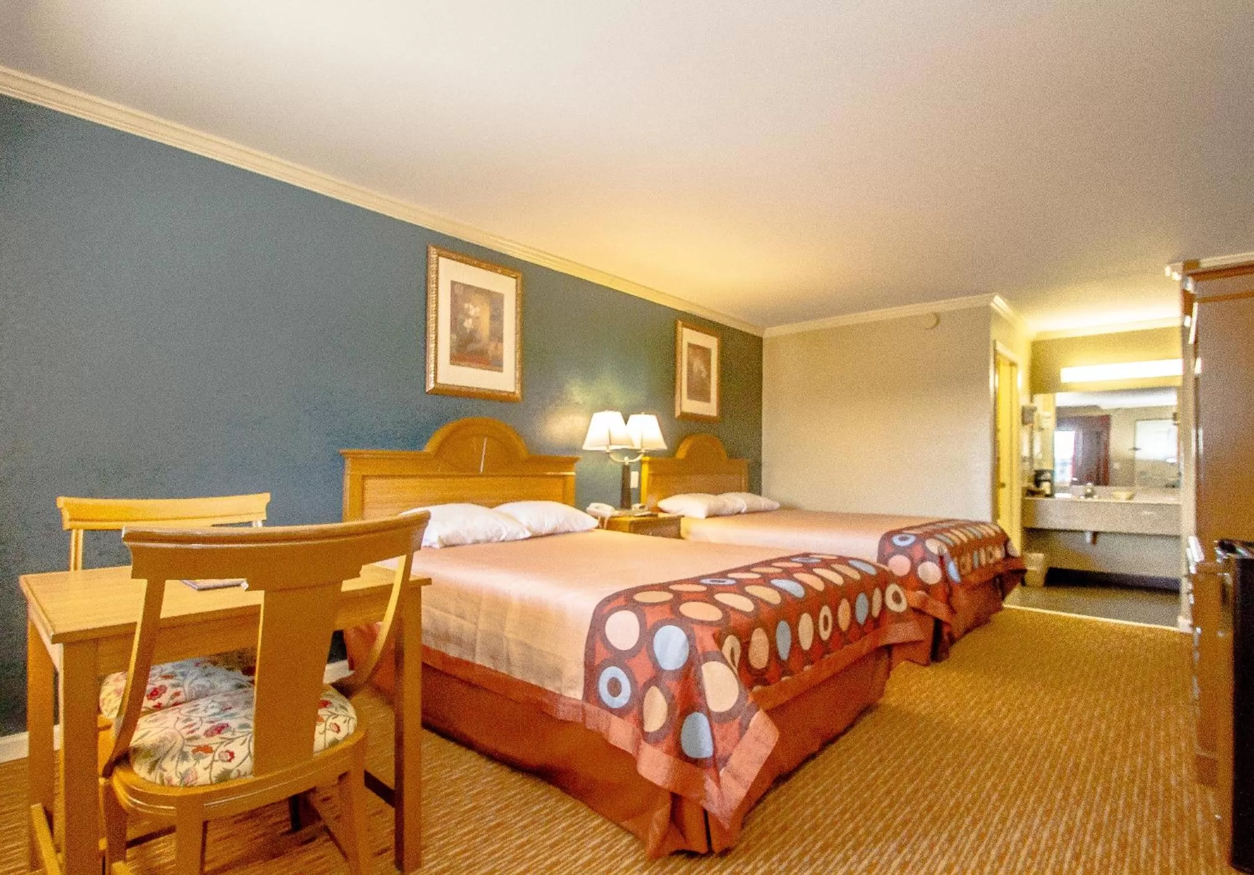 Bedroom, Bed in Super 8 by Wyndham Covington