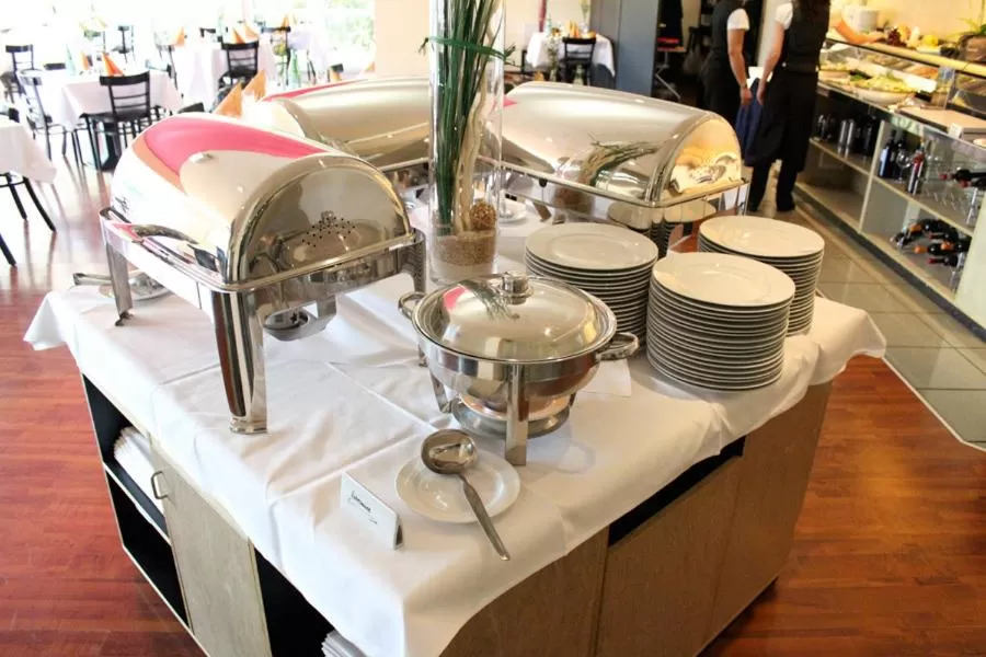 Restaurant/places to eat in Ara Classic