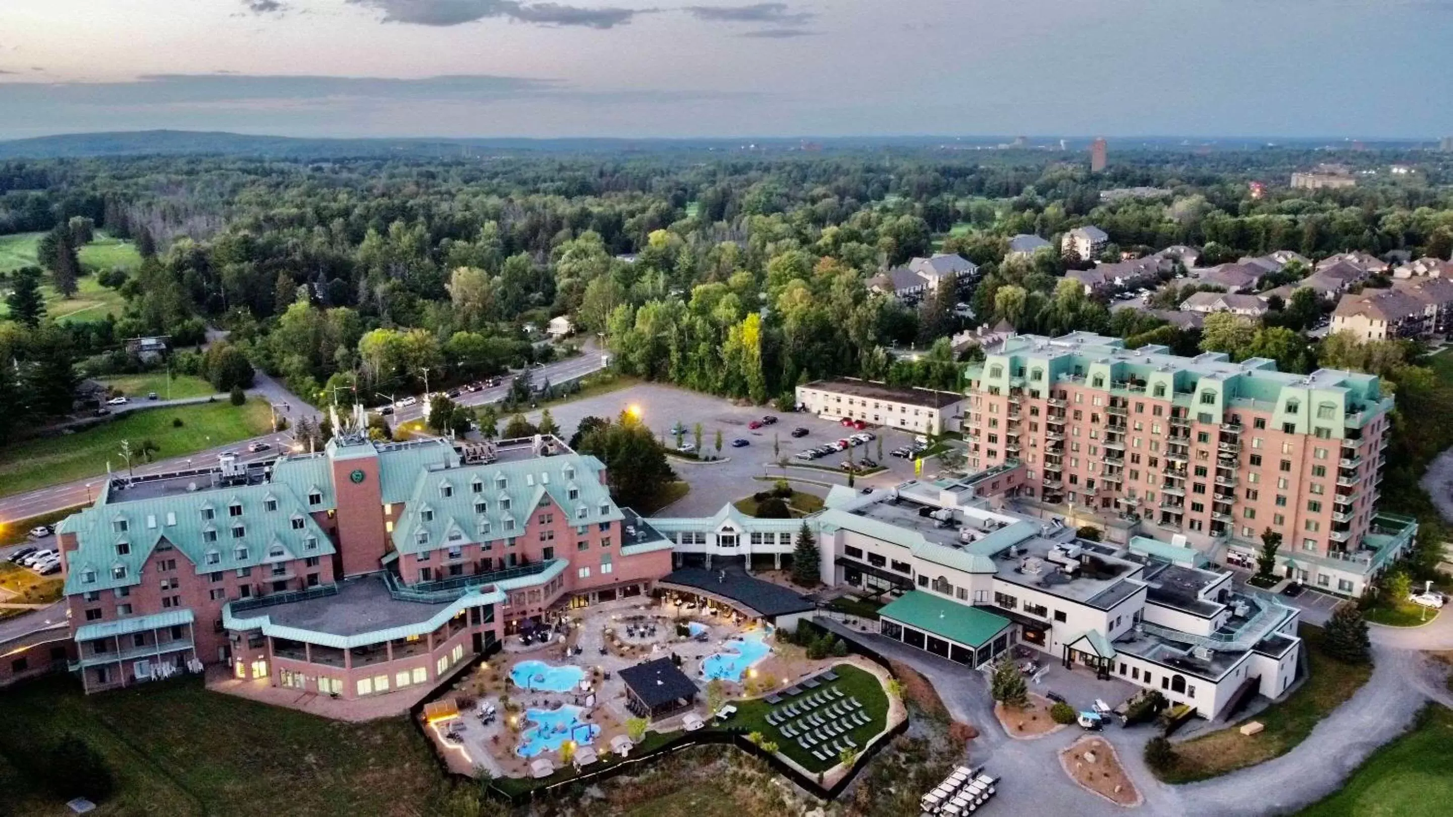 Property building, Bird's-eye View in Chateau Cartier Hotel & Resort Ascend Hotel Collection