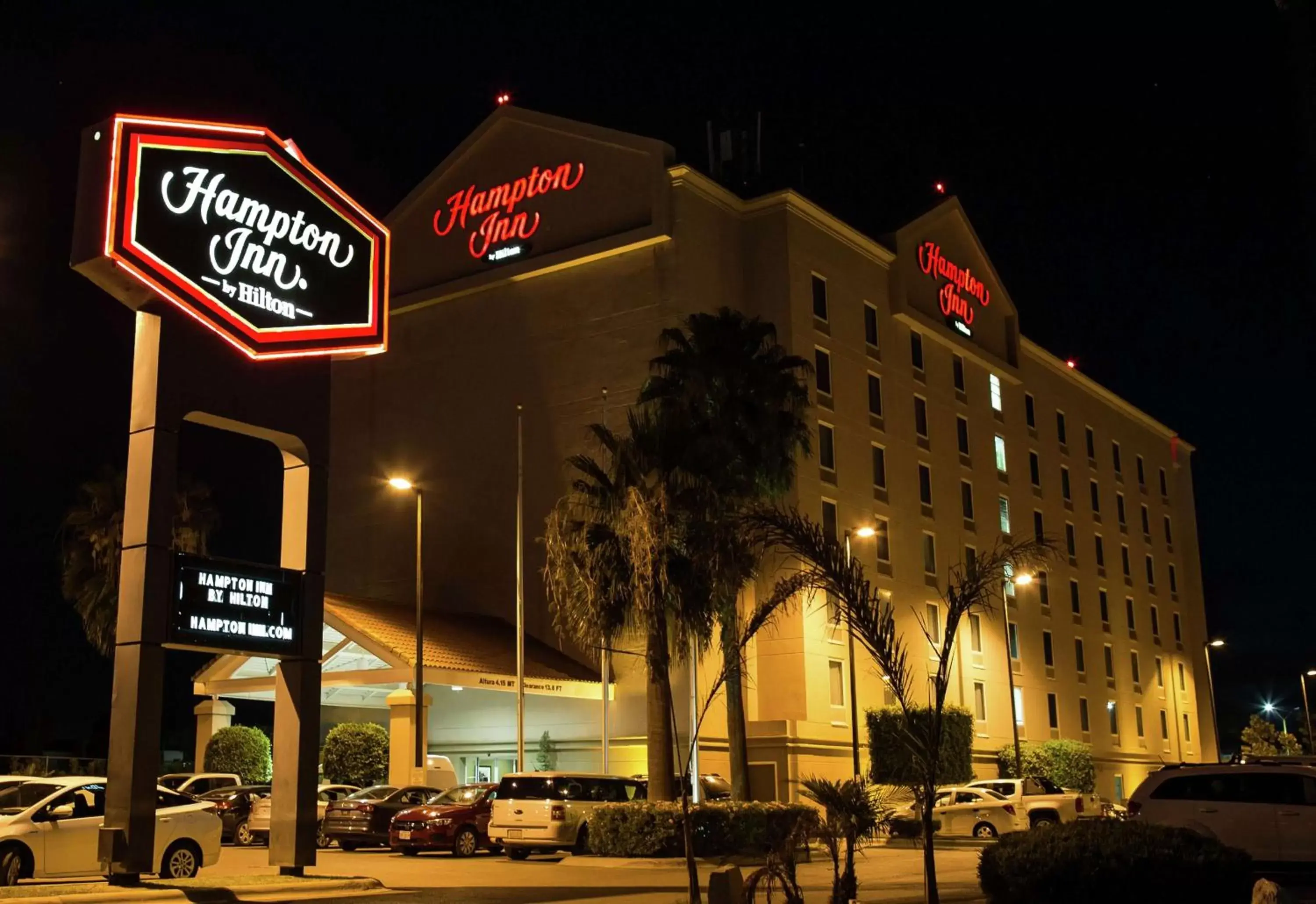 Property Building in Hampton Inn Torreon Airport-Galerias