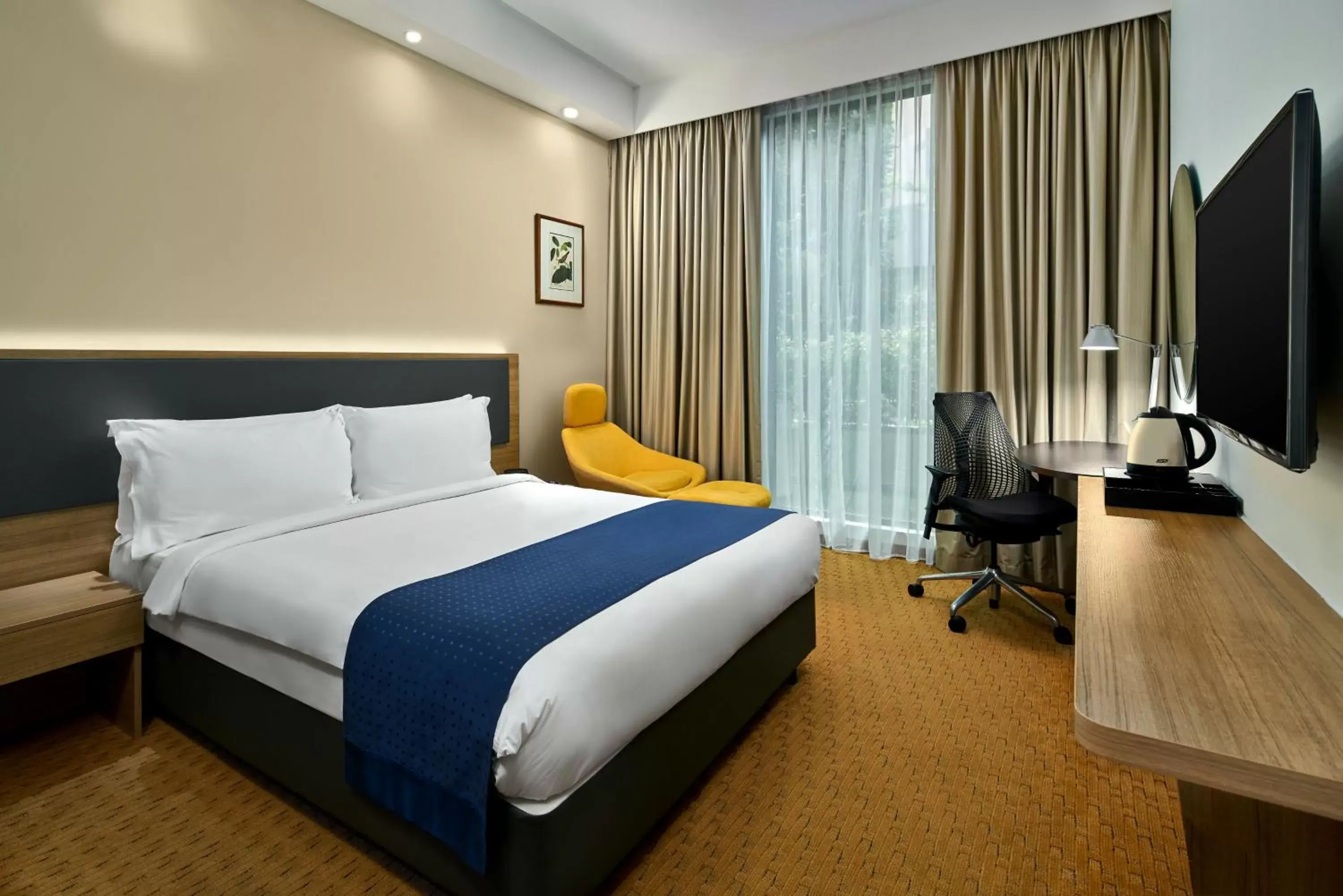 Bedroom, Bed in Holiday Inn Express Singapore Orchard Road, an IHG Hotel