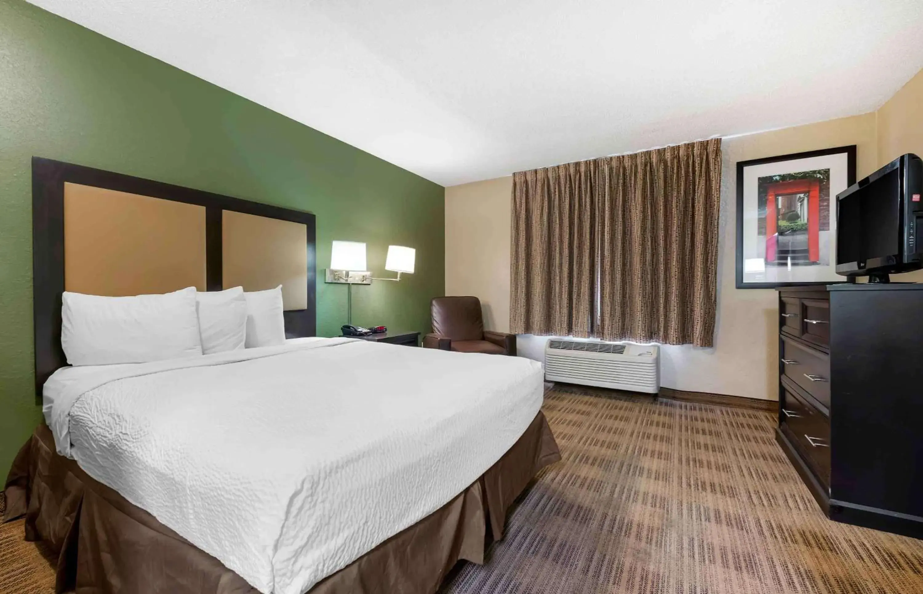 Bedroom in Extended Stay America Suites - Jacksonville - Lenoir Avenue East