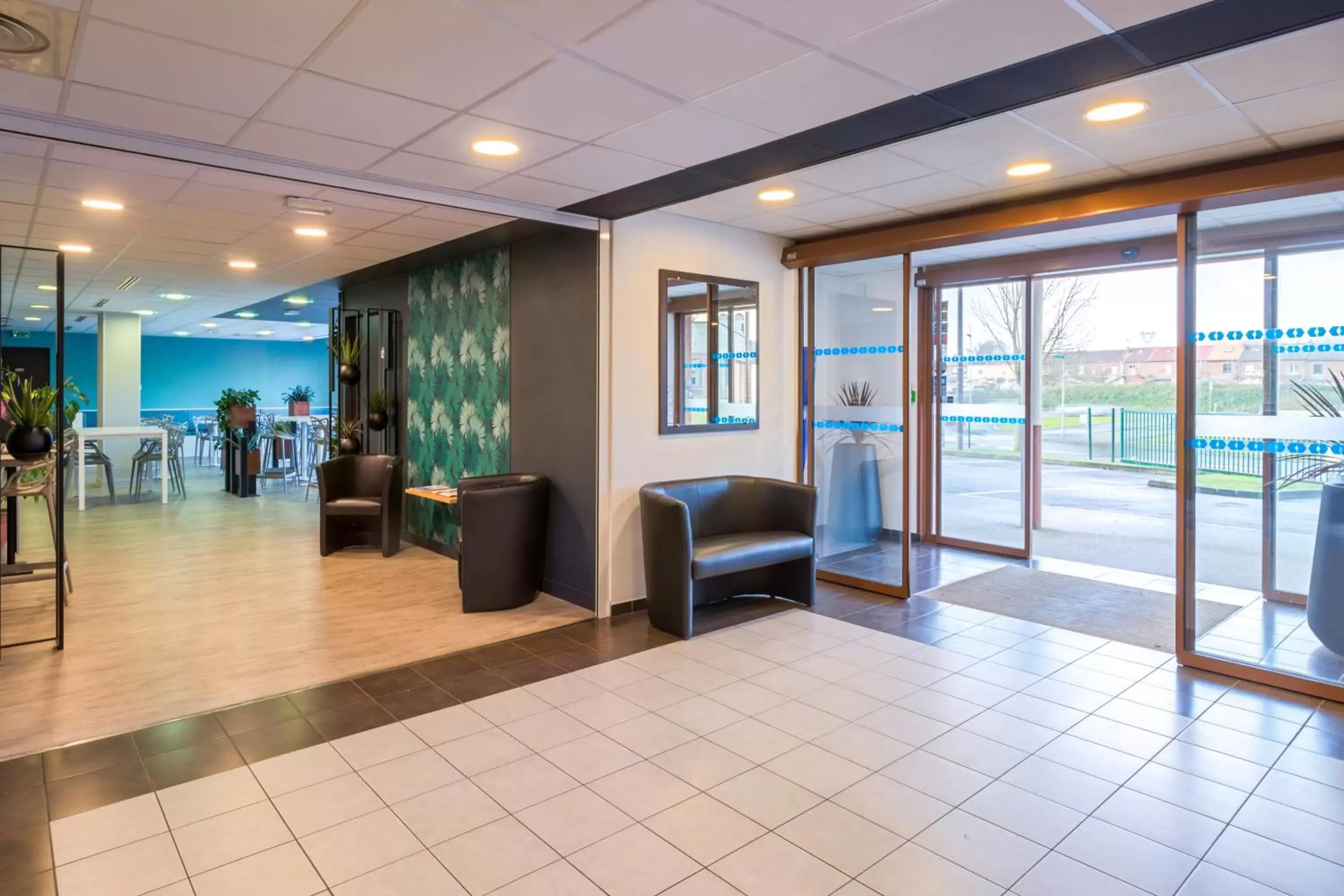 Lobby or reception in Sure Hotel by Best Western Saint-Amand-Les-Eaux