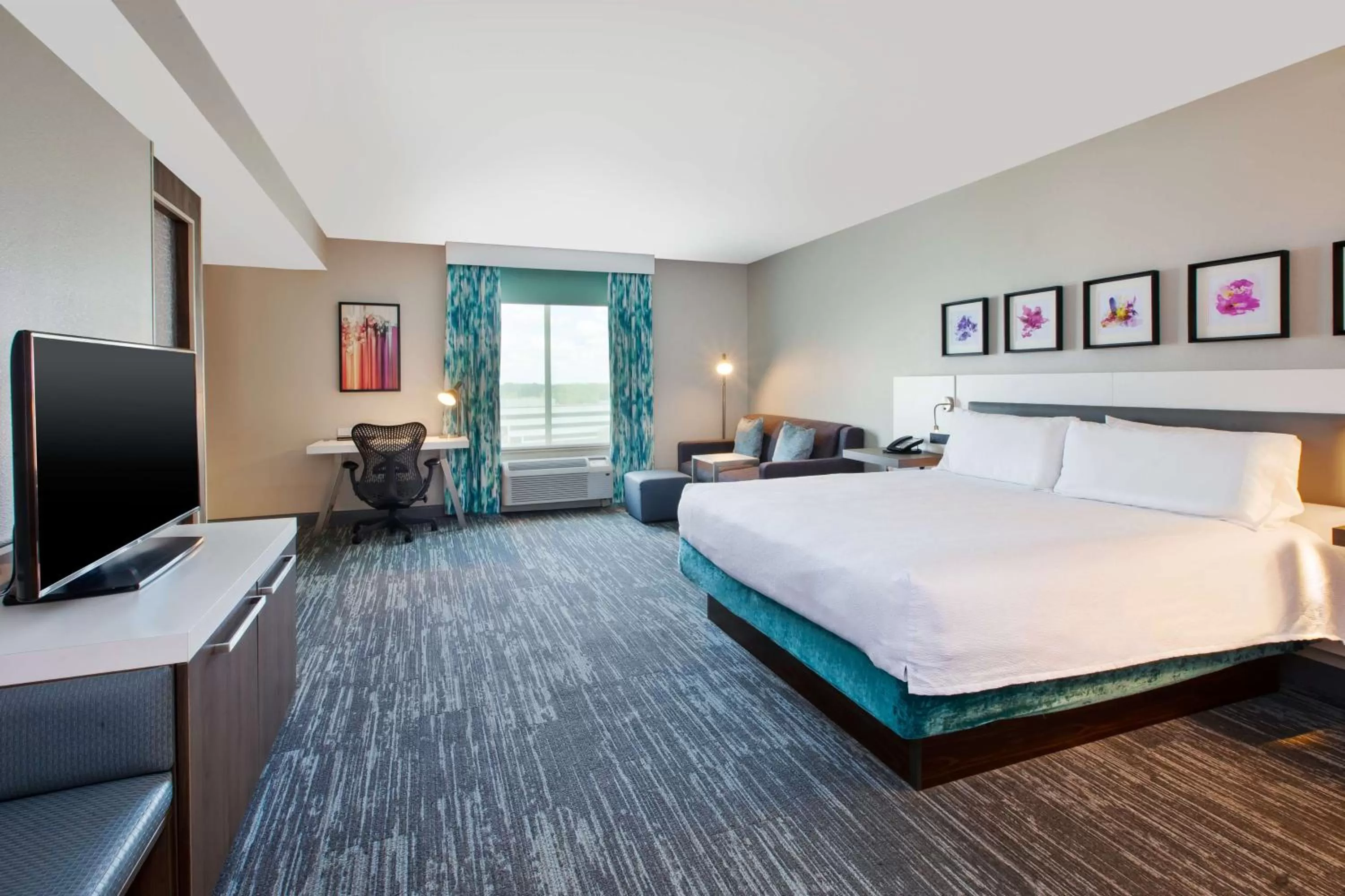 Bedroom, Bed in Hilton Garden Inn Dayton/ Beavercreek