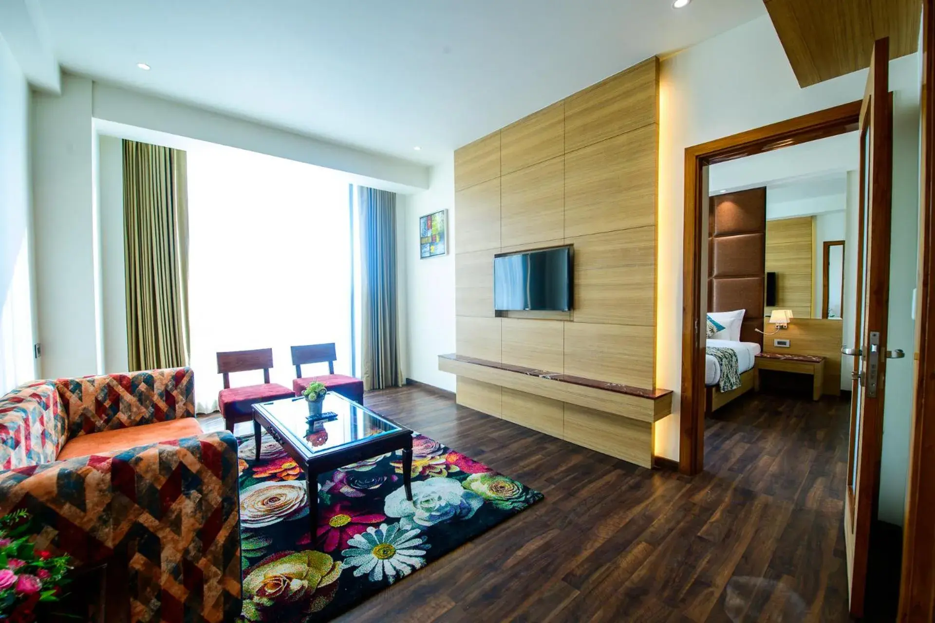 Communal lounge/ TV room, Seating Area in Best Western La Vista Pathankot