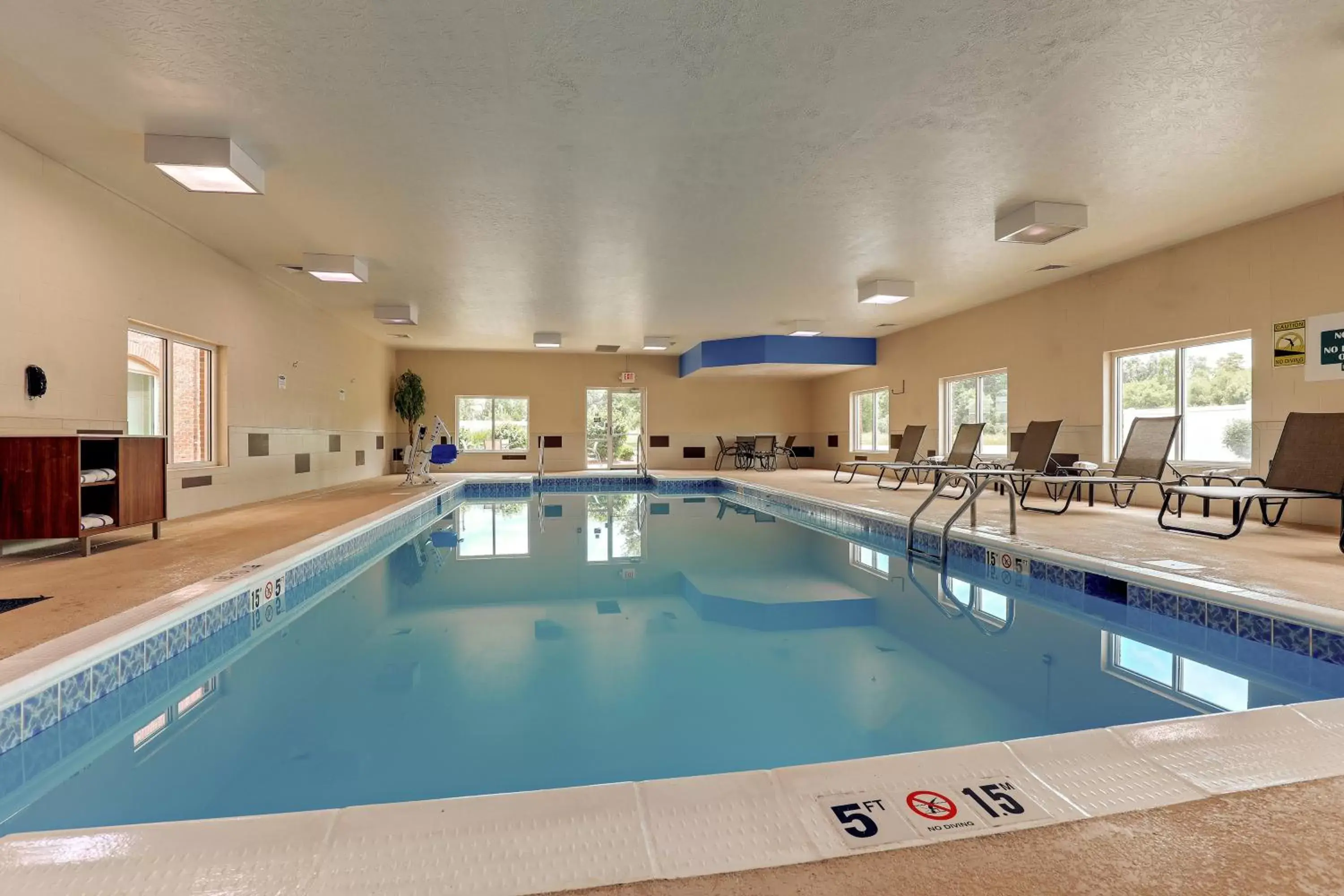 Swimming Pool in Holiday Inn Express Campbellsville, an IHG Hotel