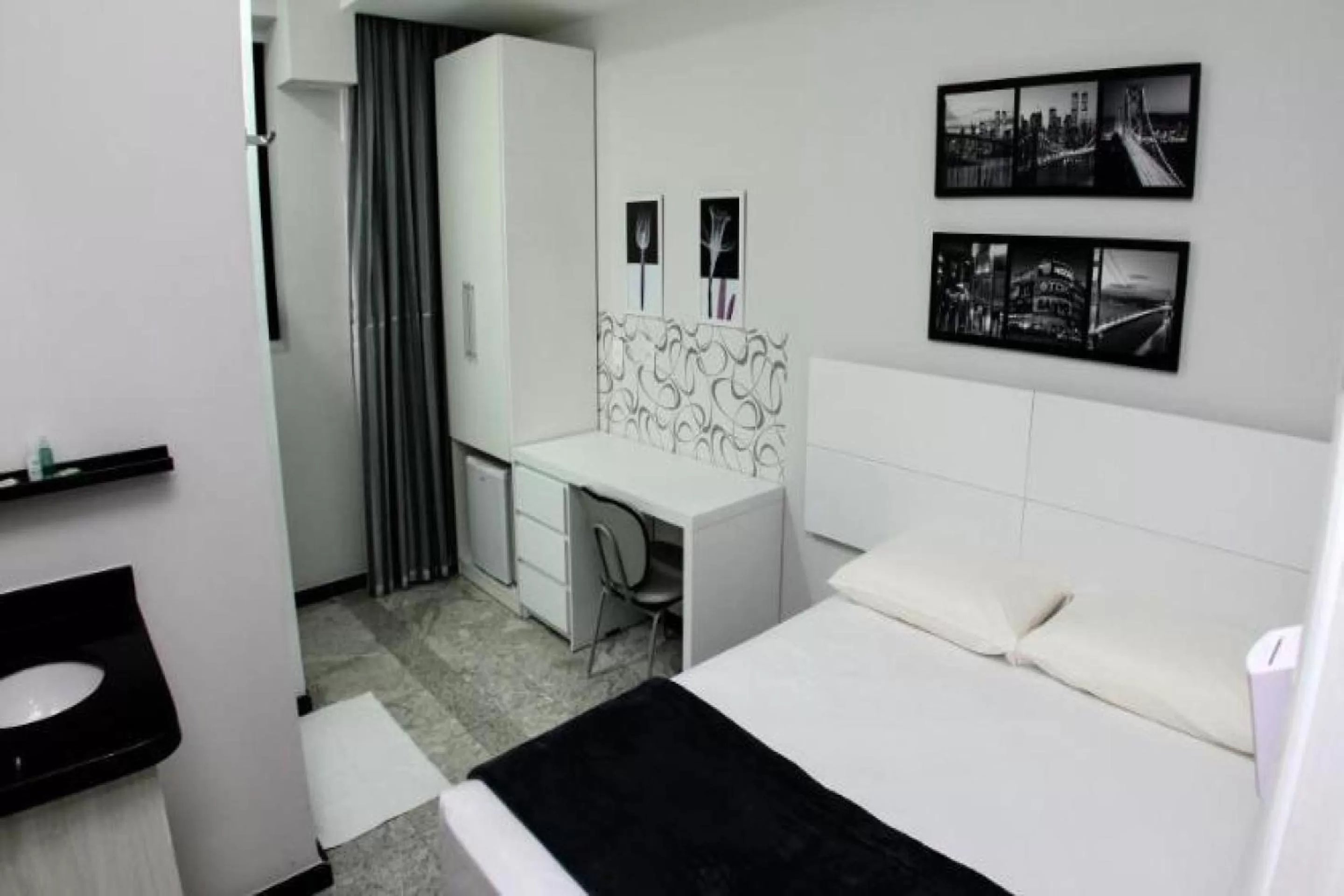 Bedroom, Bed in Compacto Hotel