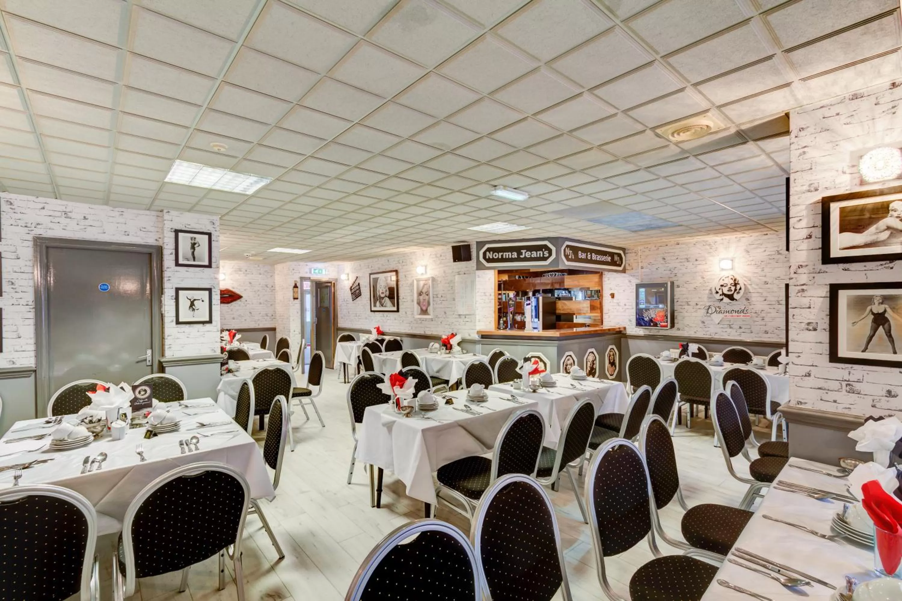 Restaurant/places to eat in The Sandringham Court Hotel & Apartment Welcoming Large and Small Groups for 15 years
