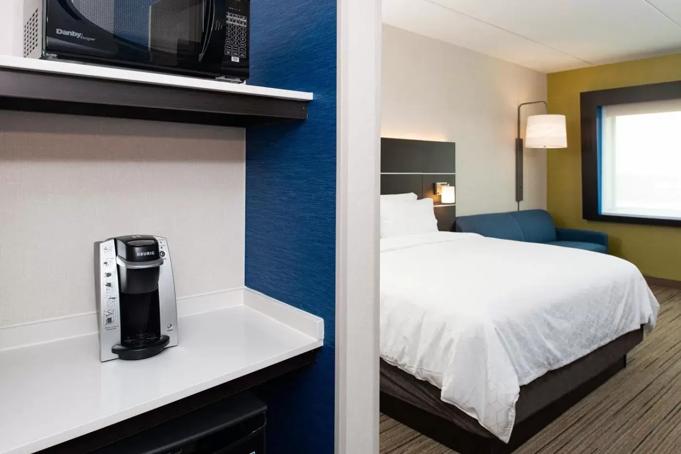 Suite - Hearing Accessible - Non-Smoking in Holiday Inn Express & Suites - Romeoville - Joliet North by IHG Suite - Hearing Accessible - Non-Smoking in Holiday Inn Express & Suites - Romeoville - Joliet North by IHG