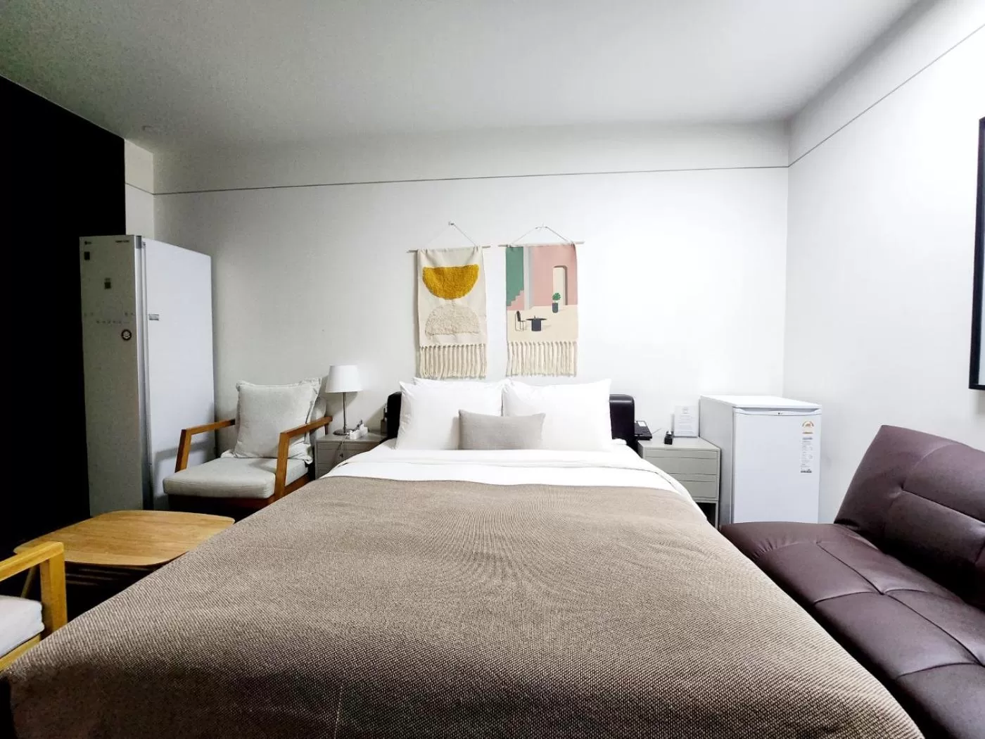 Bed in JS Boutique Hotel