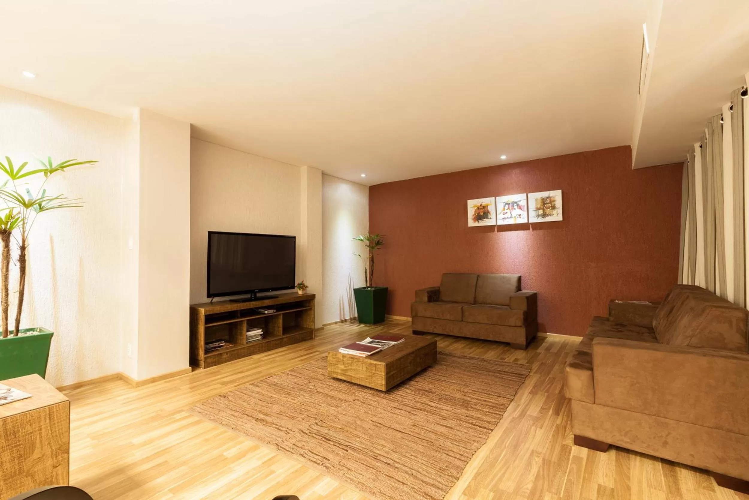 Communal lounge/ TV room, Lounge/Bar in Tri Hotel Smart Caxias