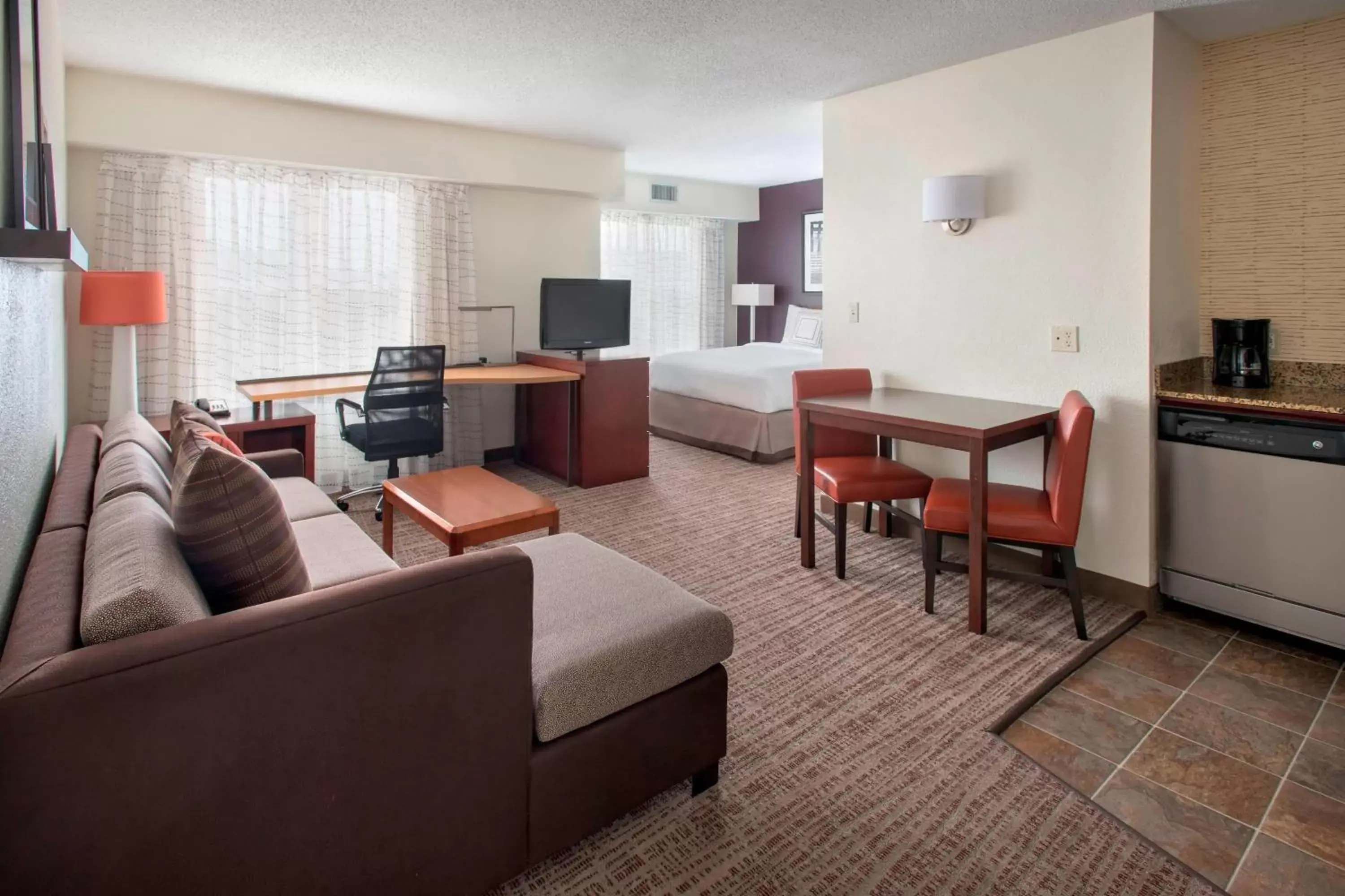 Photo of the whole room, Seating Area in Residence Inn by Marriott Somerset