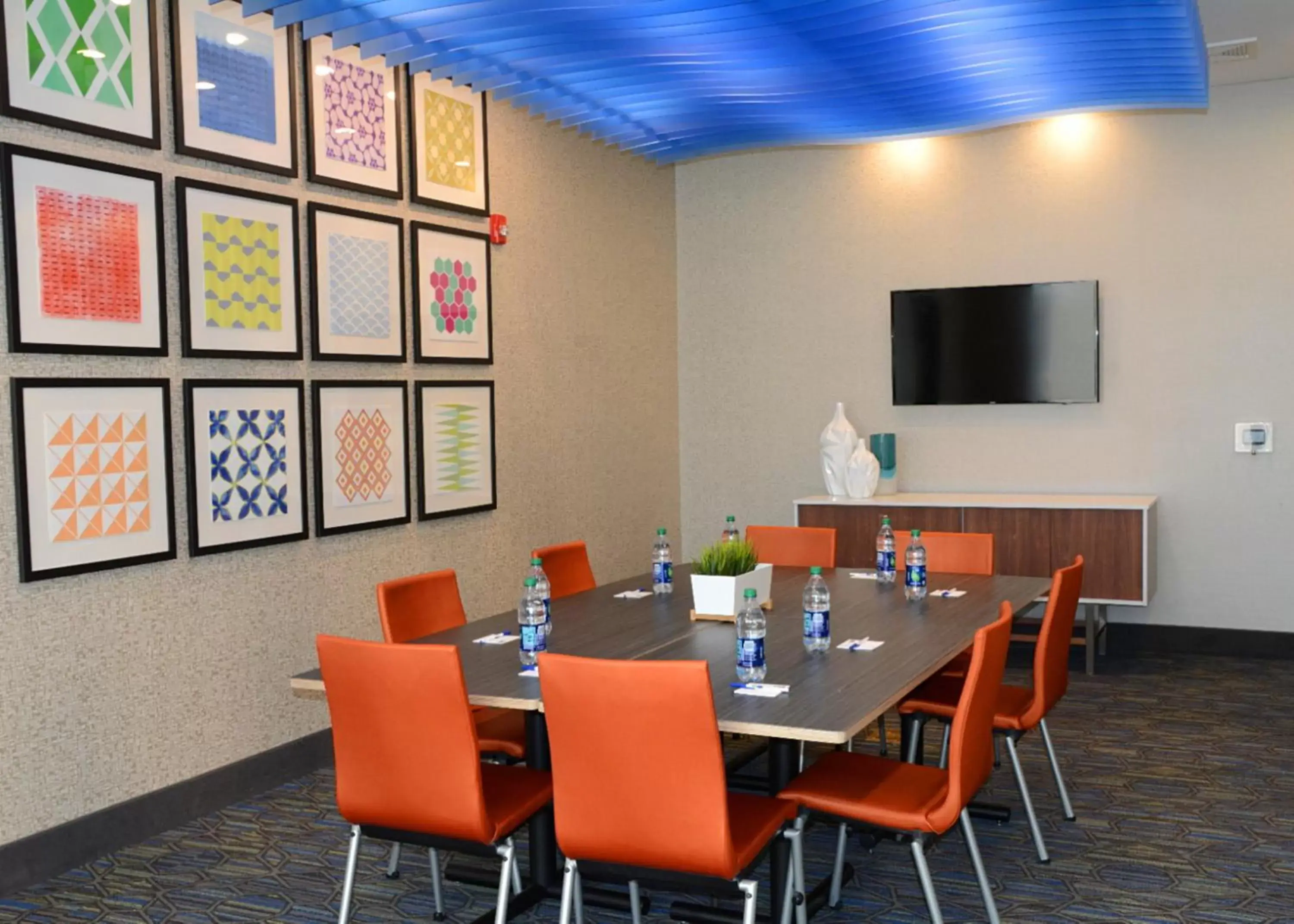 Meeting/conference room in Holiday Inn Express & Suites - Pittsburgh - Monroeville, an IHG Hotel